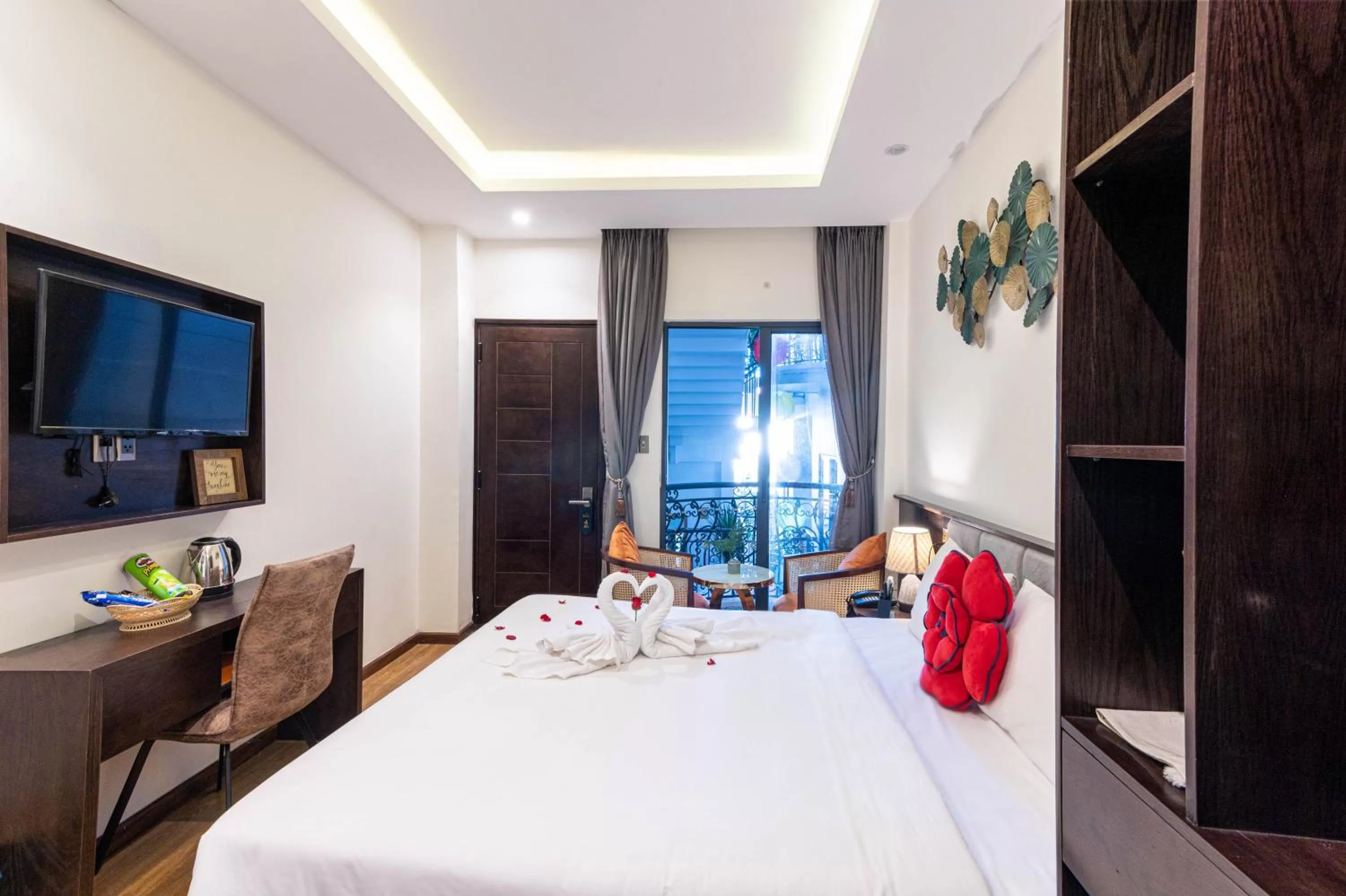 Double Room in Hoang Trinh Hotel