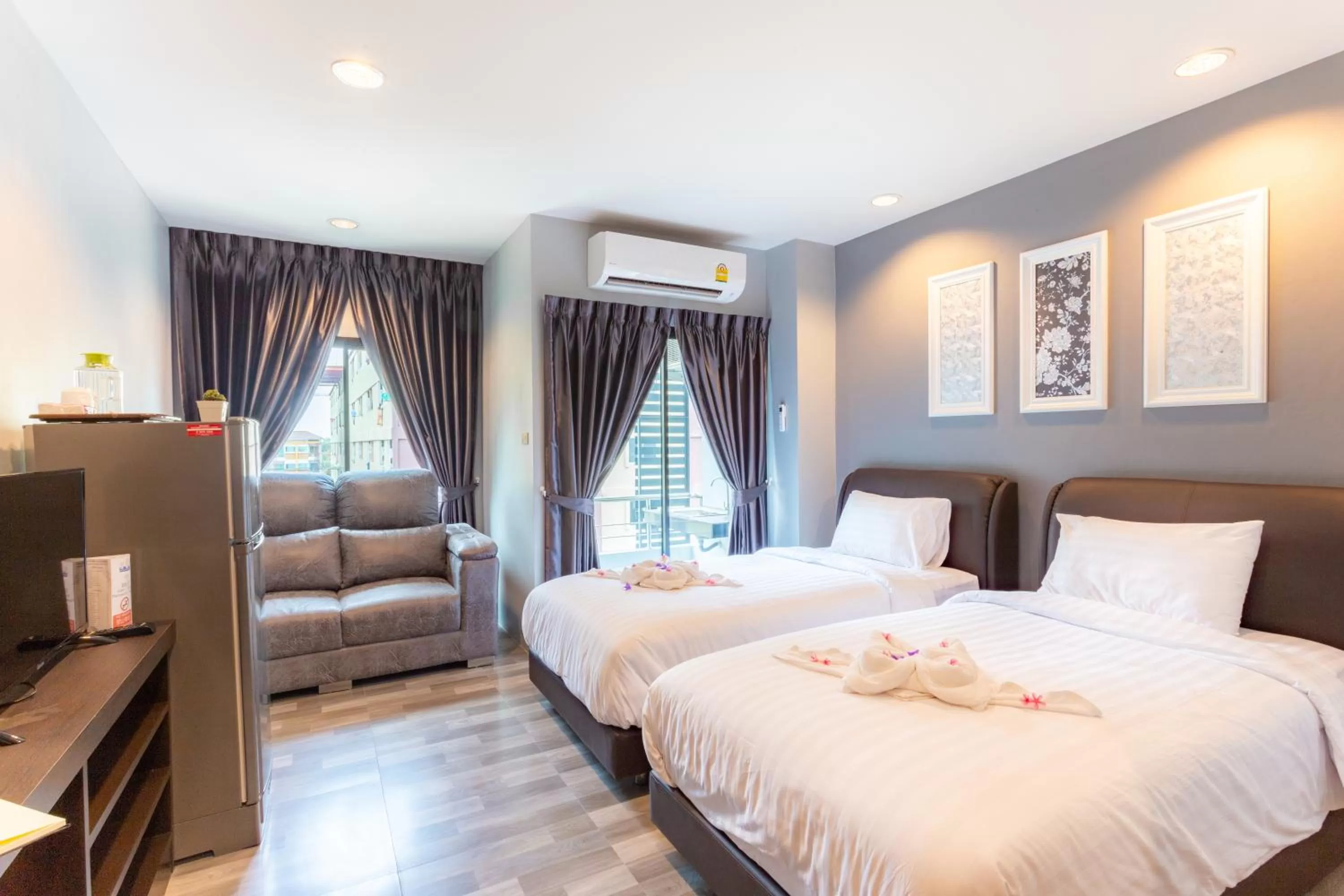 Deluxe Twin Room in Grand Inter Hotel