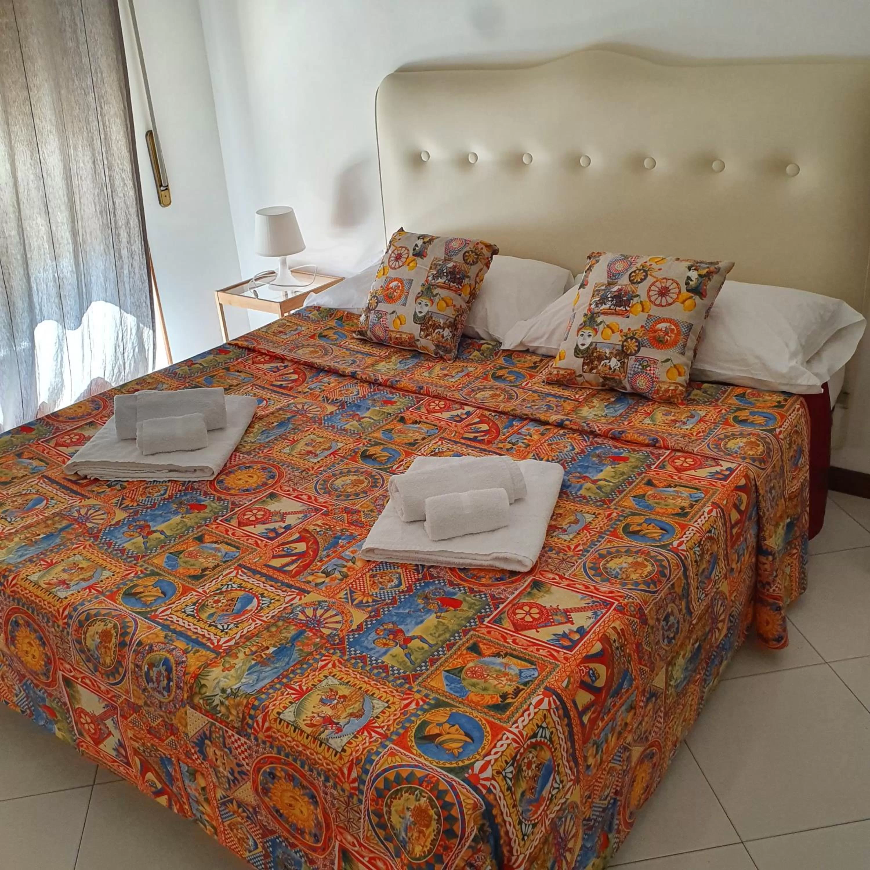 Double Room with Shared Toilet in Alba central City