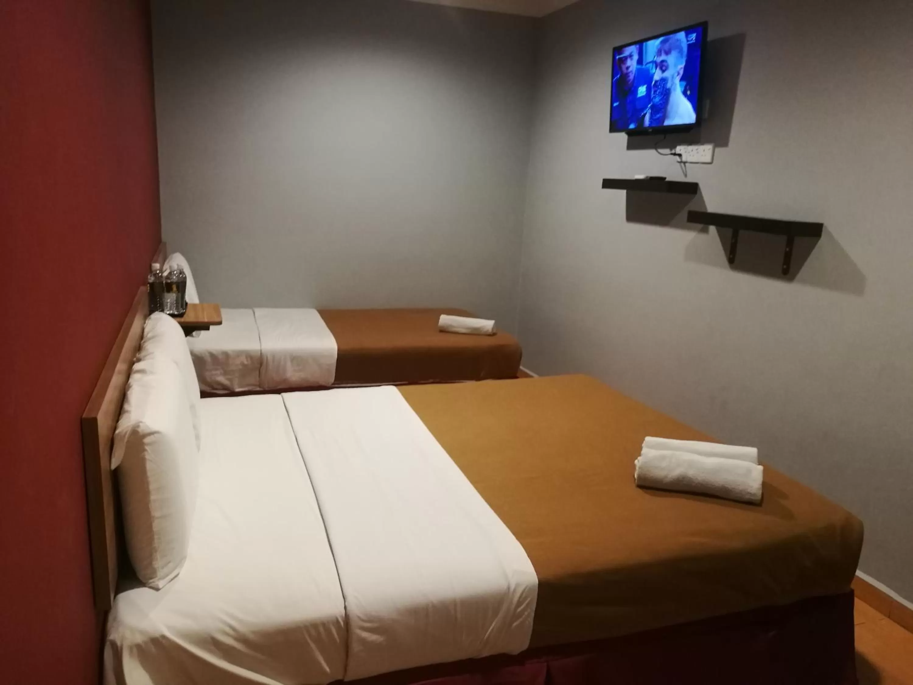 Family Room without Window in Grandpa Hotel