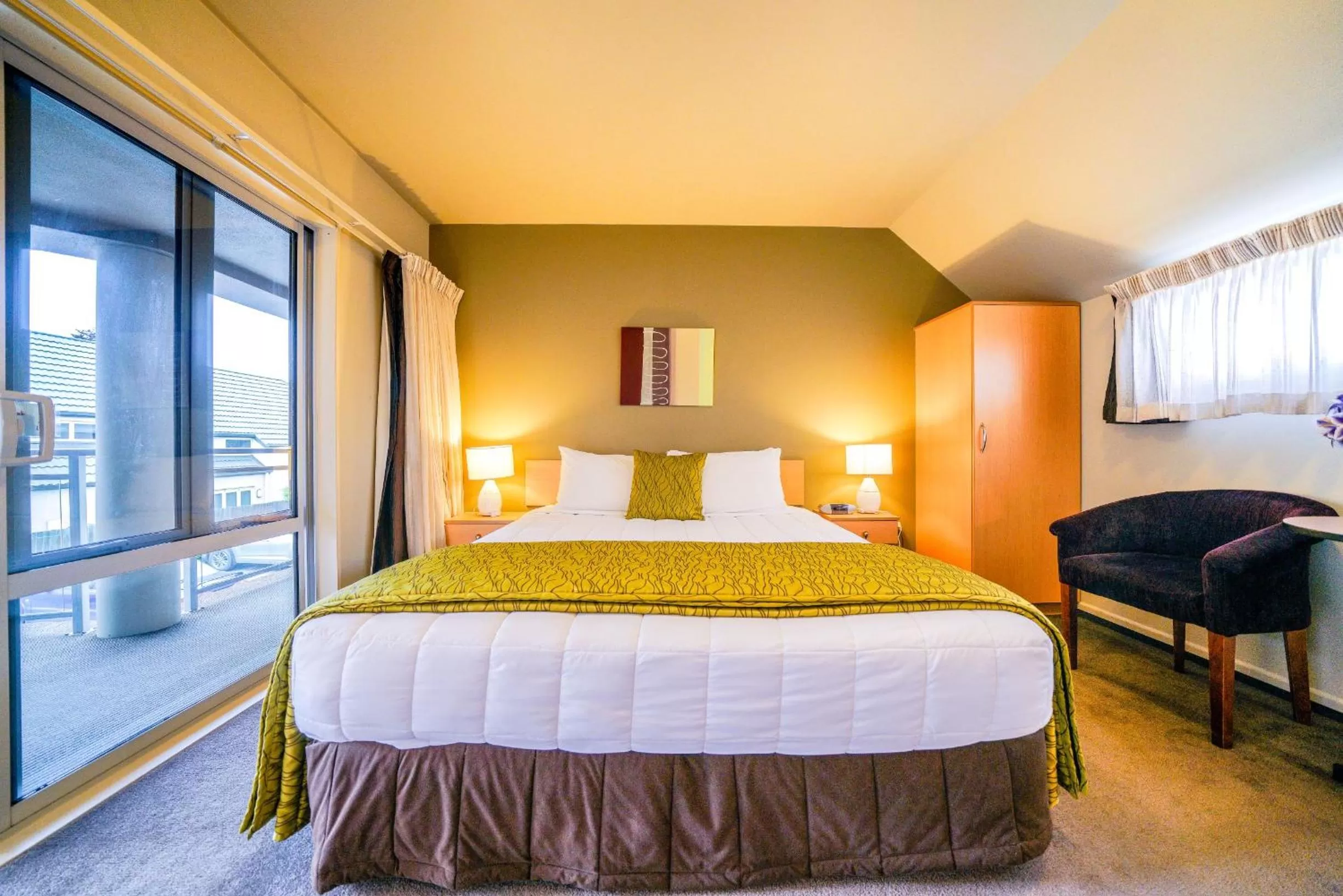 Studio with Spa Bath in CentrePoint on Colombo