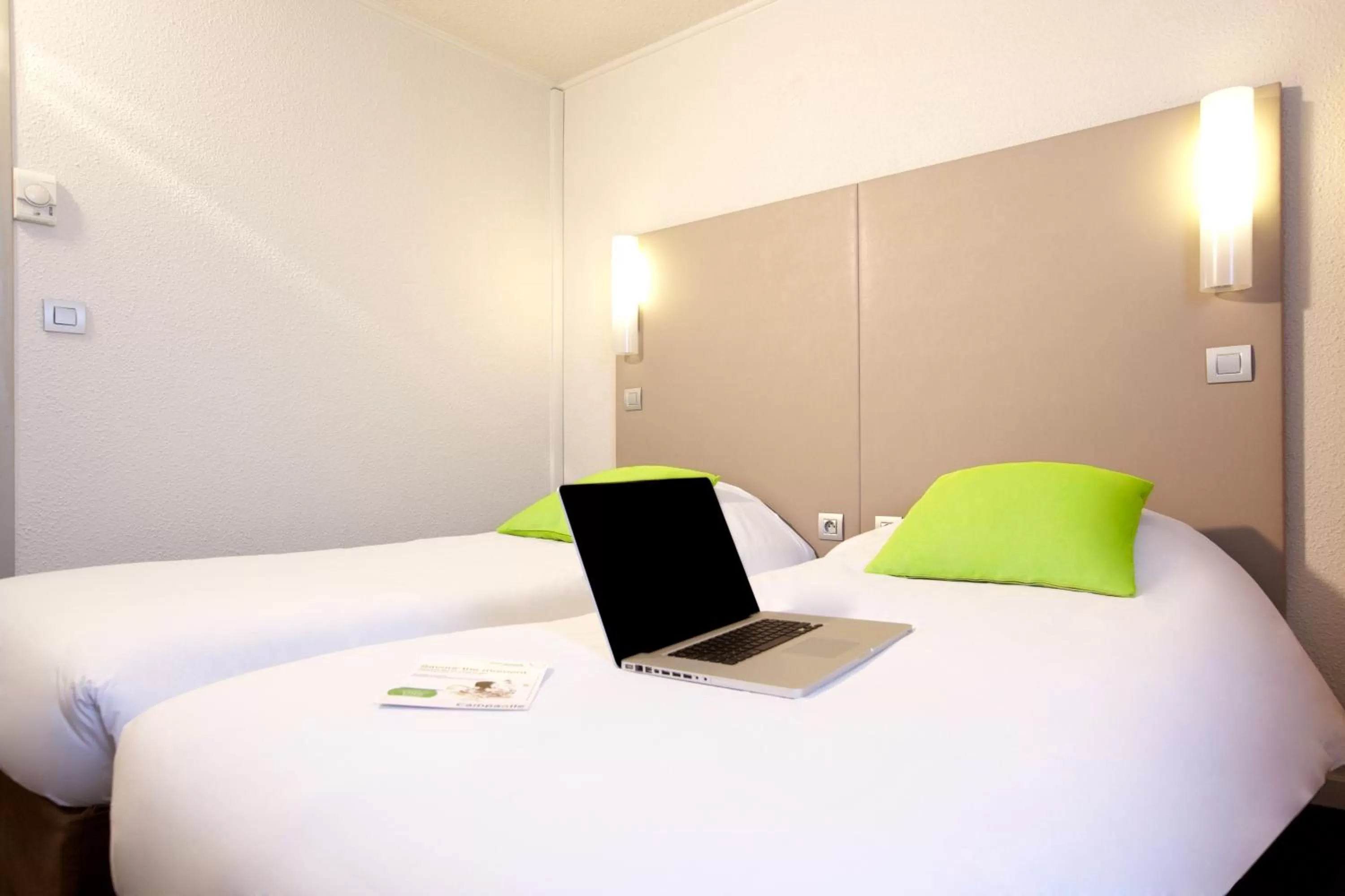 Twin Room in Campanile Villejuif