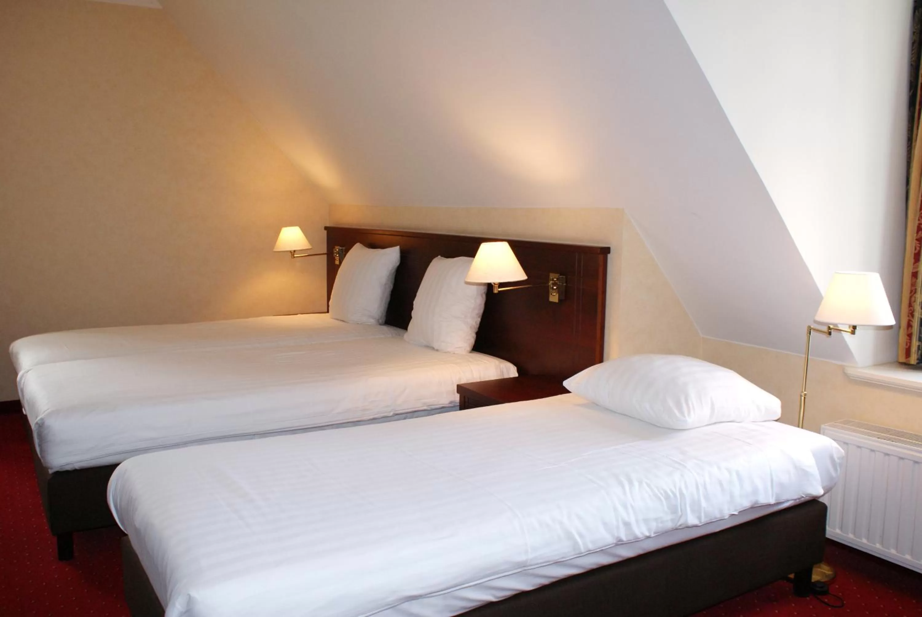 Comfort Triple Room with Bath in Fletcher Hotel-Restaurant de Dikke van Dale