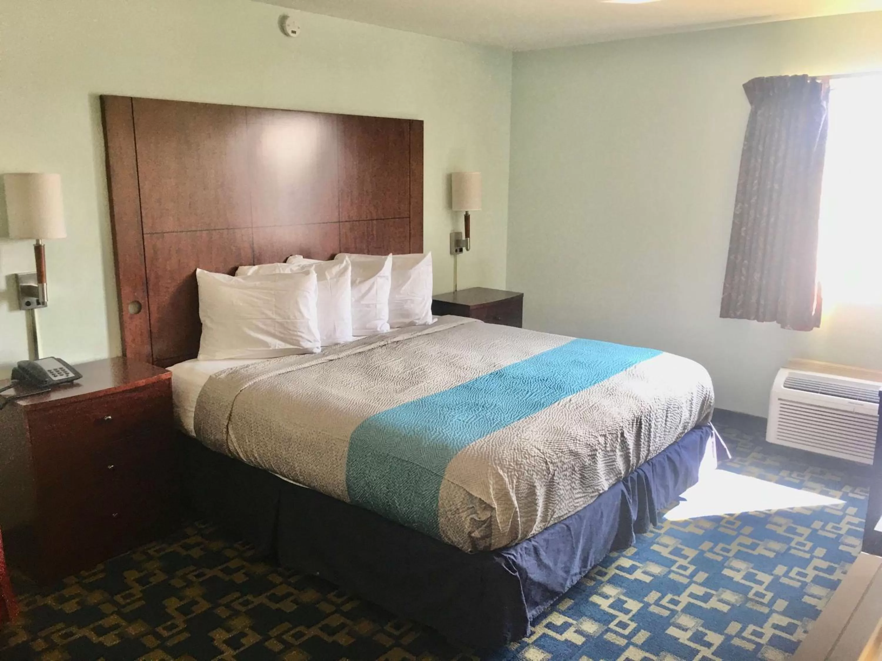 King Room - Mobility Access/Non-Smoking in SureStay Hotel by Best Western Weimar