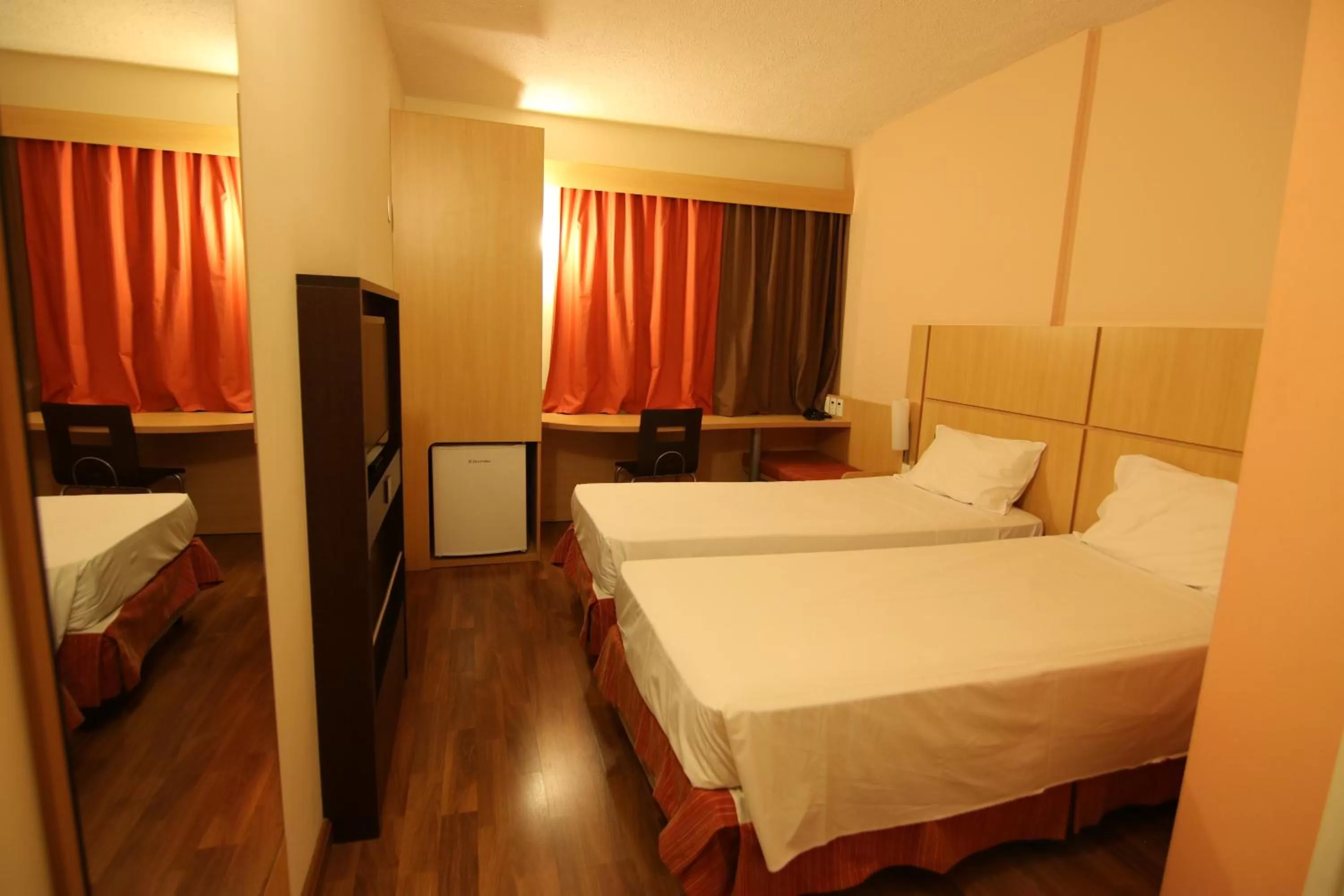 Standard Twin Room in Samba Itaboraí