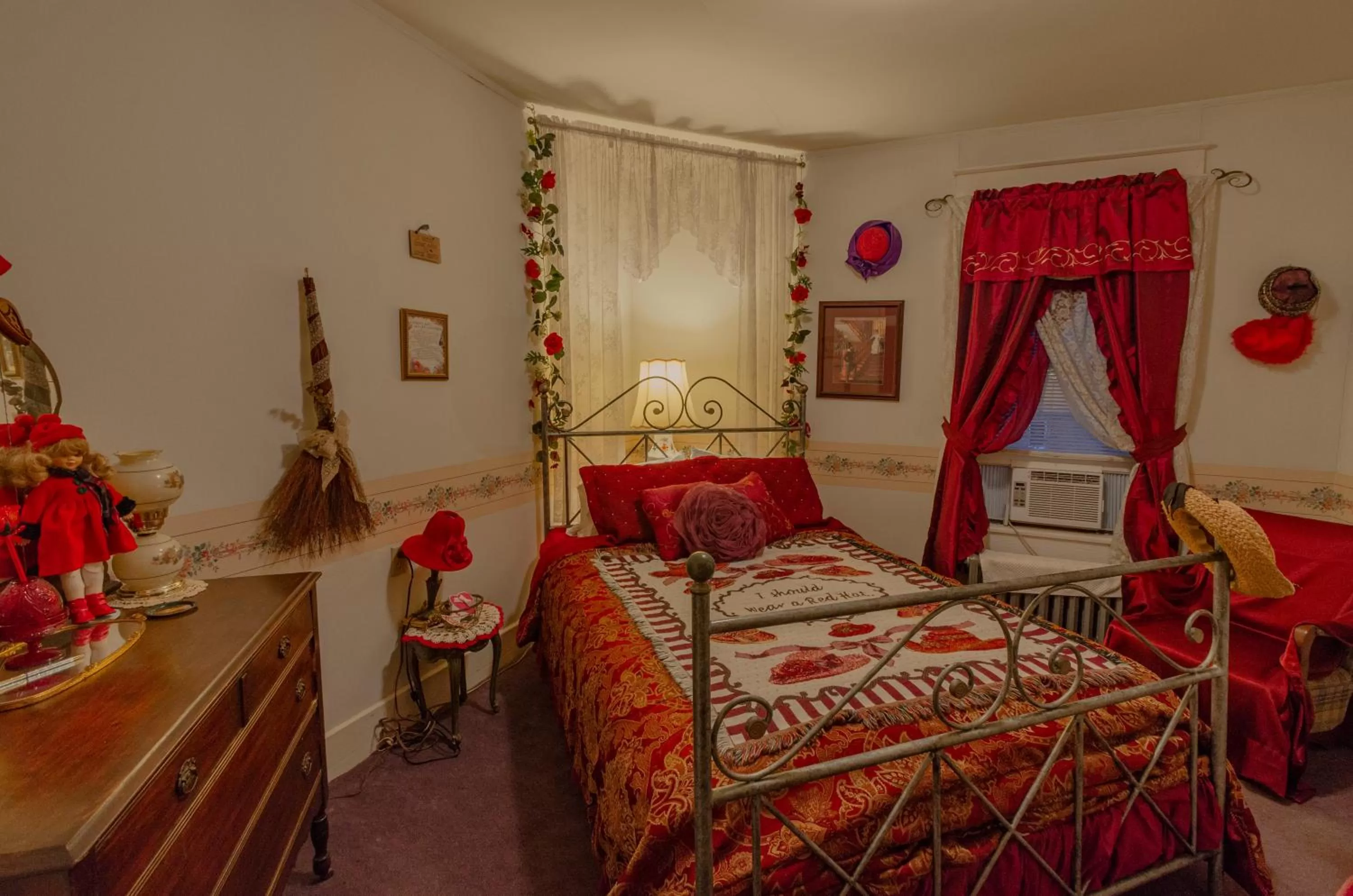 Queen Room in Armour's Hotel & Spa