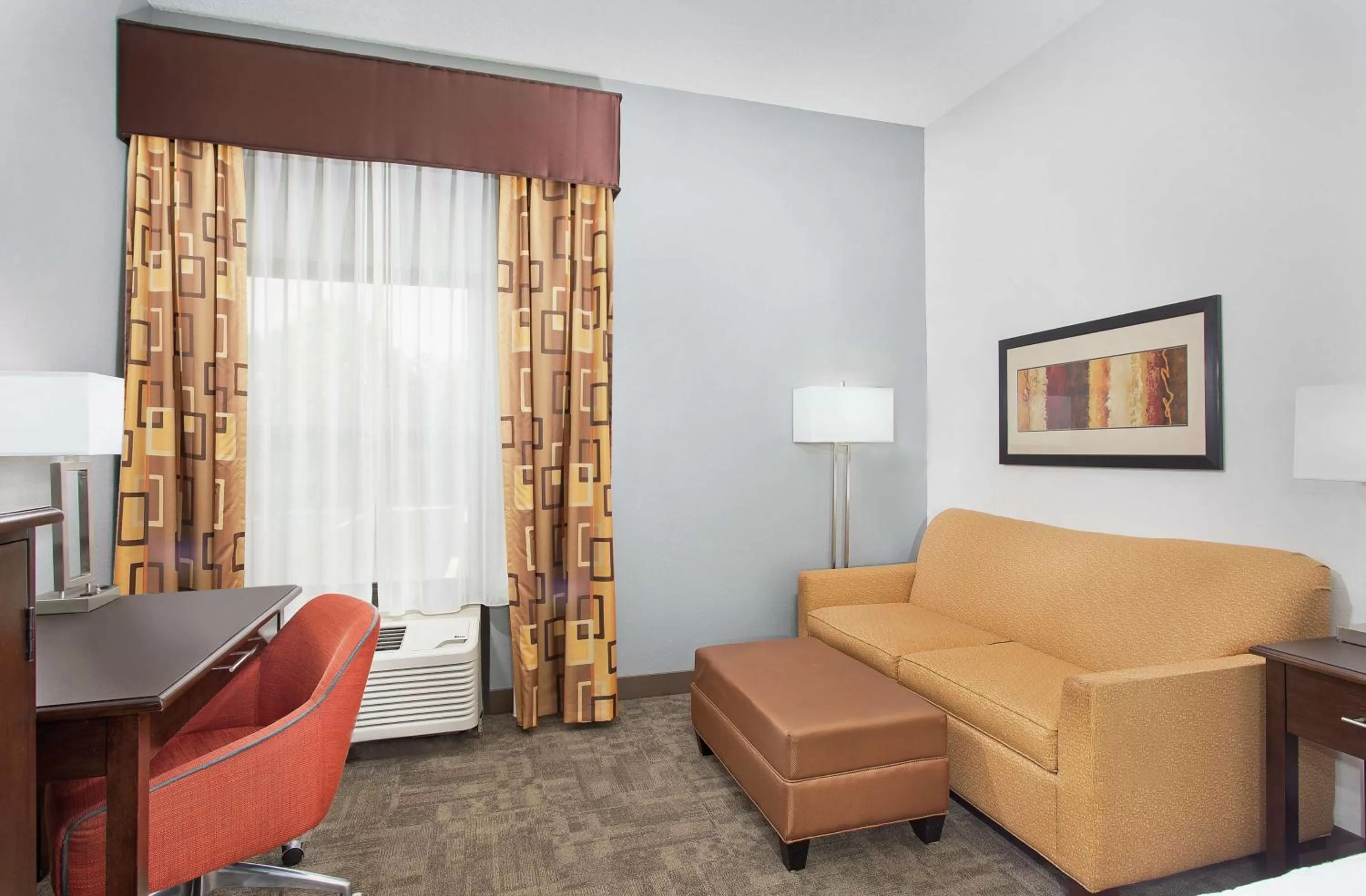 King Room with Sofa Bed and Study - Non-Smoking in Hampton Inn Cullman