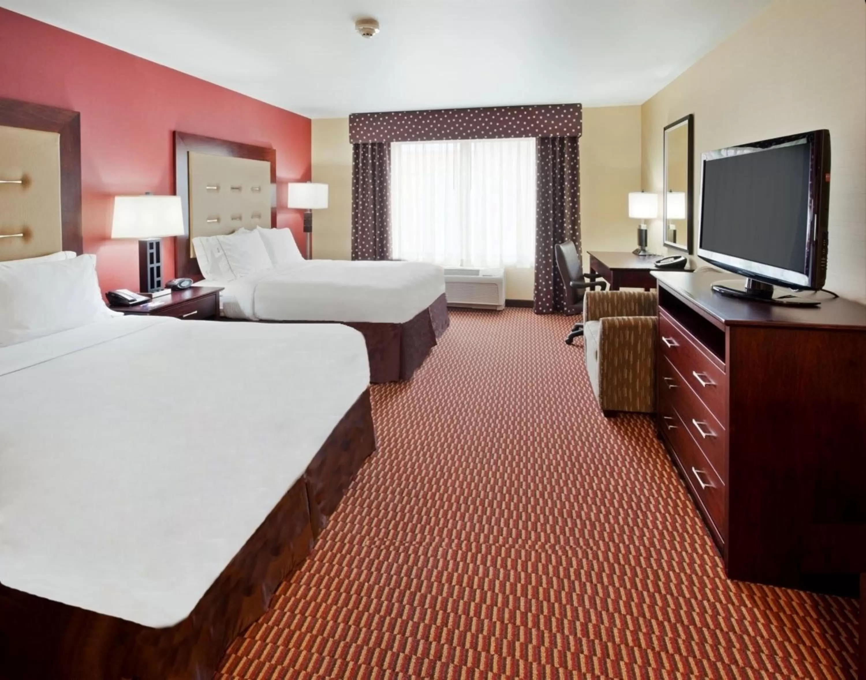Queen Room with Two Queen Beds - Hearing Accessible in Holiday Inn Express and Suites Great Falls by IHG