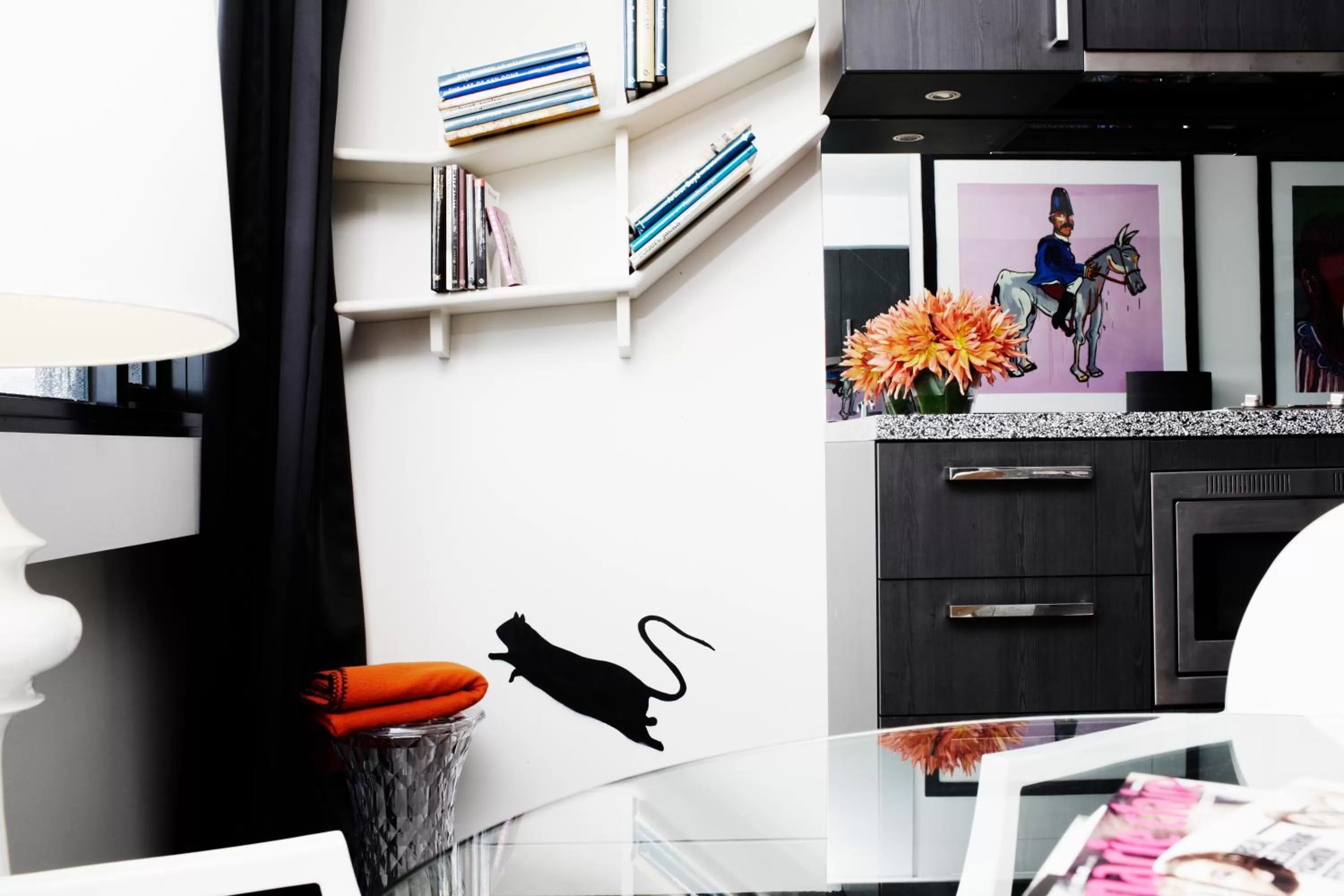 Street Art Studio Suite in The Cullen Melbourne - Art Series