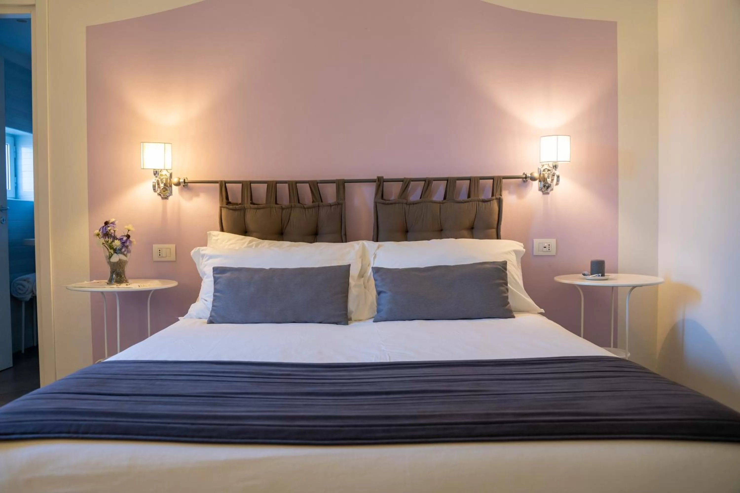 Double or Twin Room - single occupancy in Sotto le Stelle ai Decumani