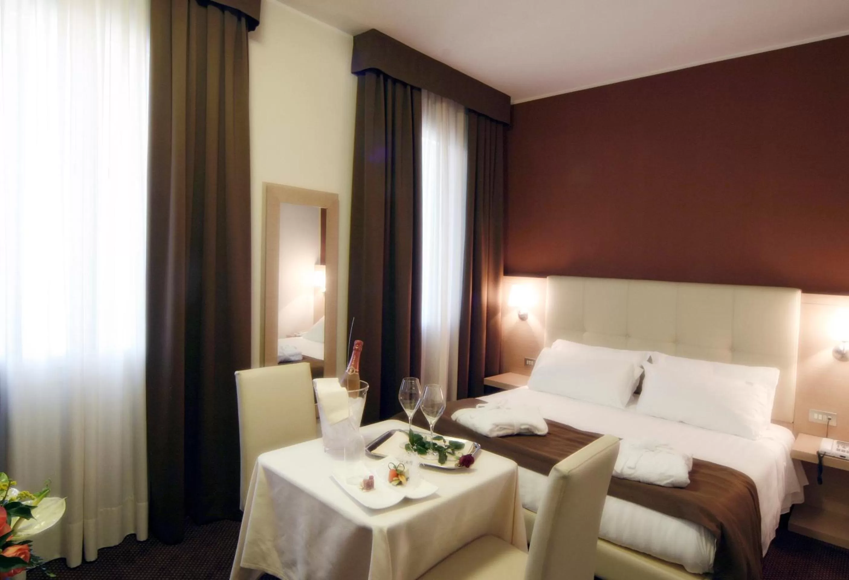 Double or Twin Room - single occupancy in Hotel Vittoria