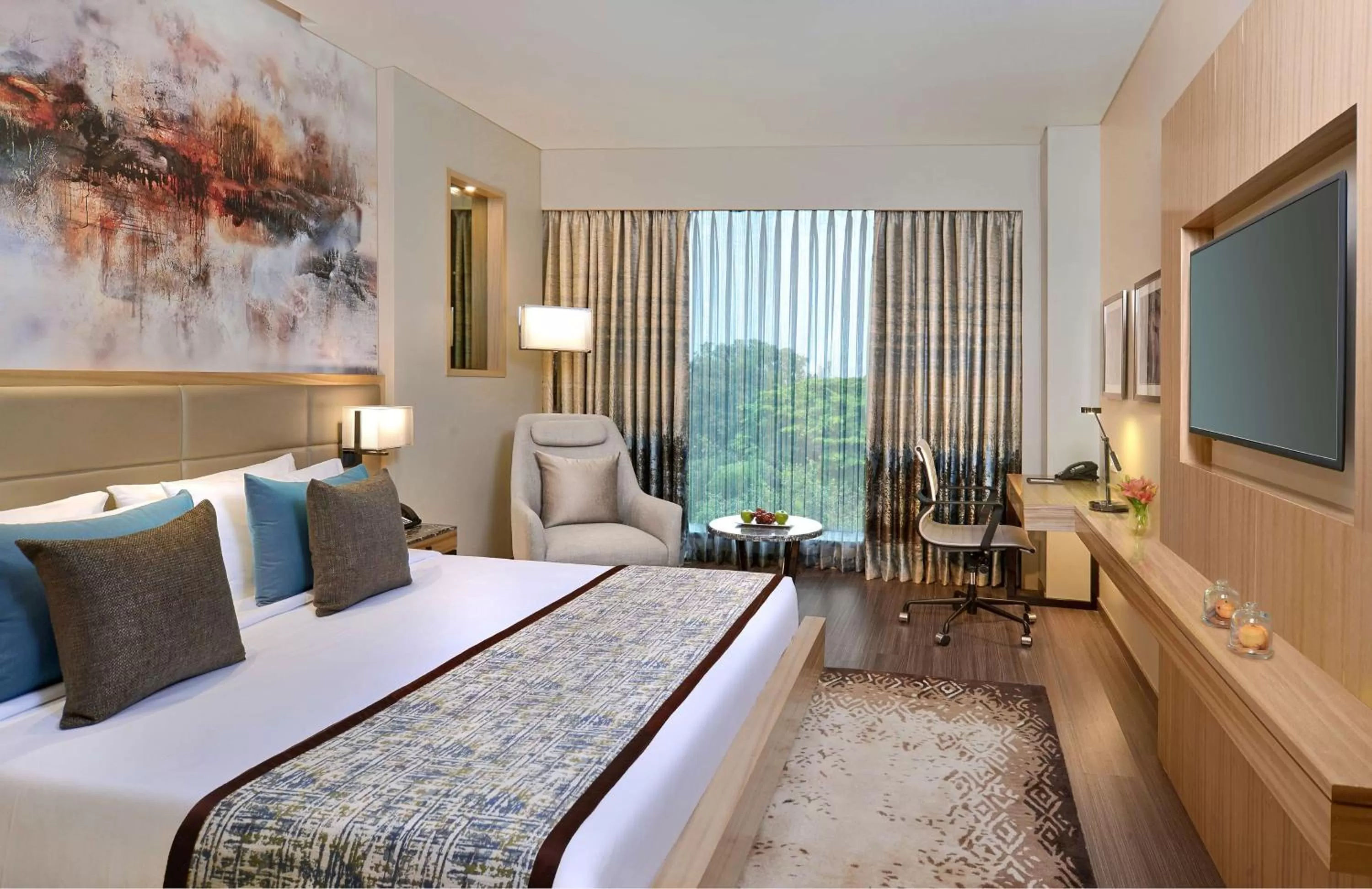 Deluxe Room - 15 percent off on food, beverages and spa, free snacks, soft drinks & fruit platter in Radisson Mumbai Andheri MIDC