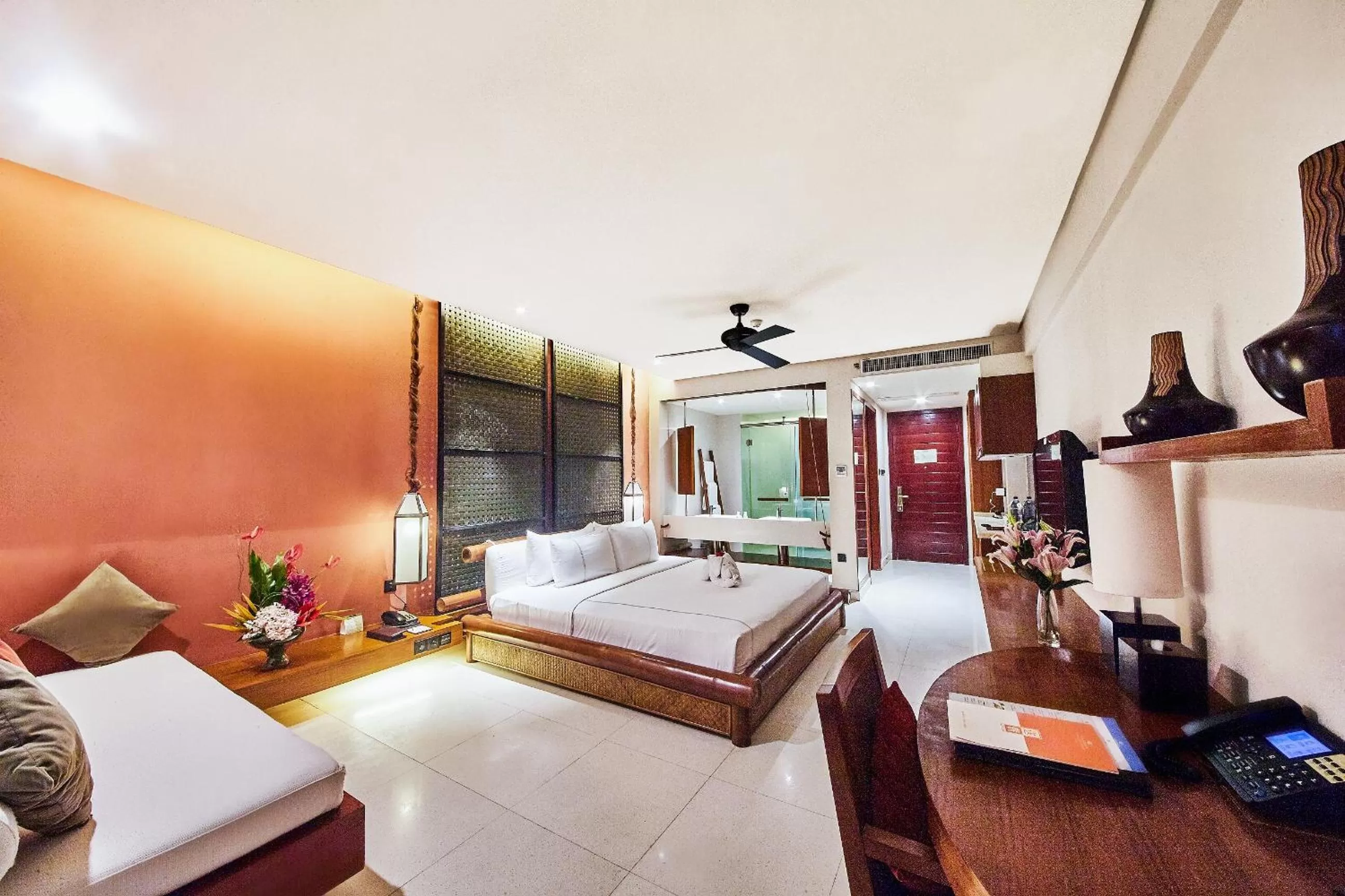 Deluxe Scenic View Room in Ocean Sonic Resort Sanya