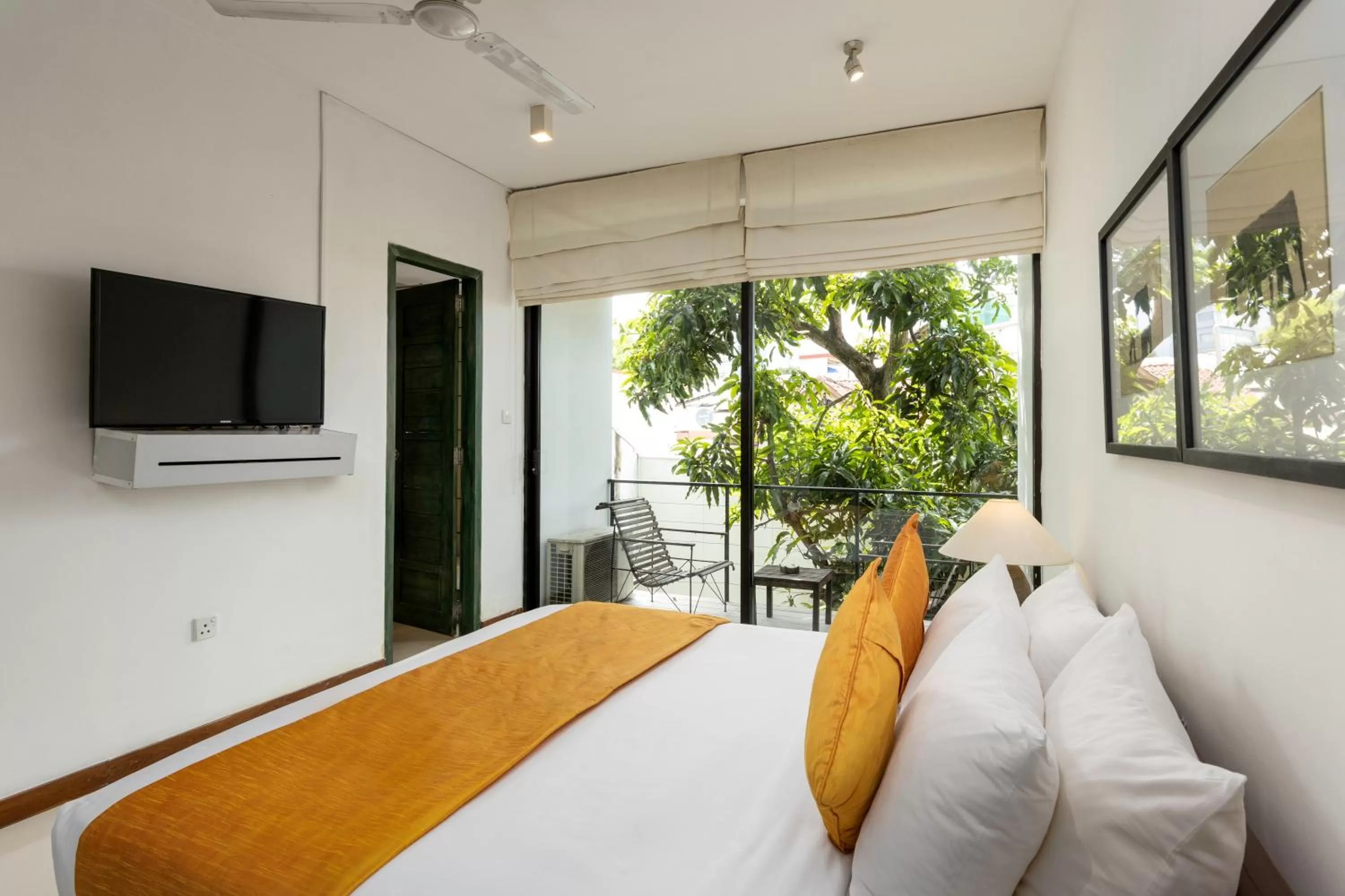 Standard Double Room - single occupancy in Rockwell Colombo