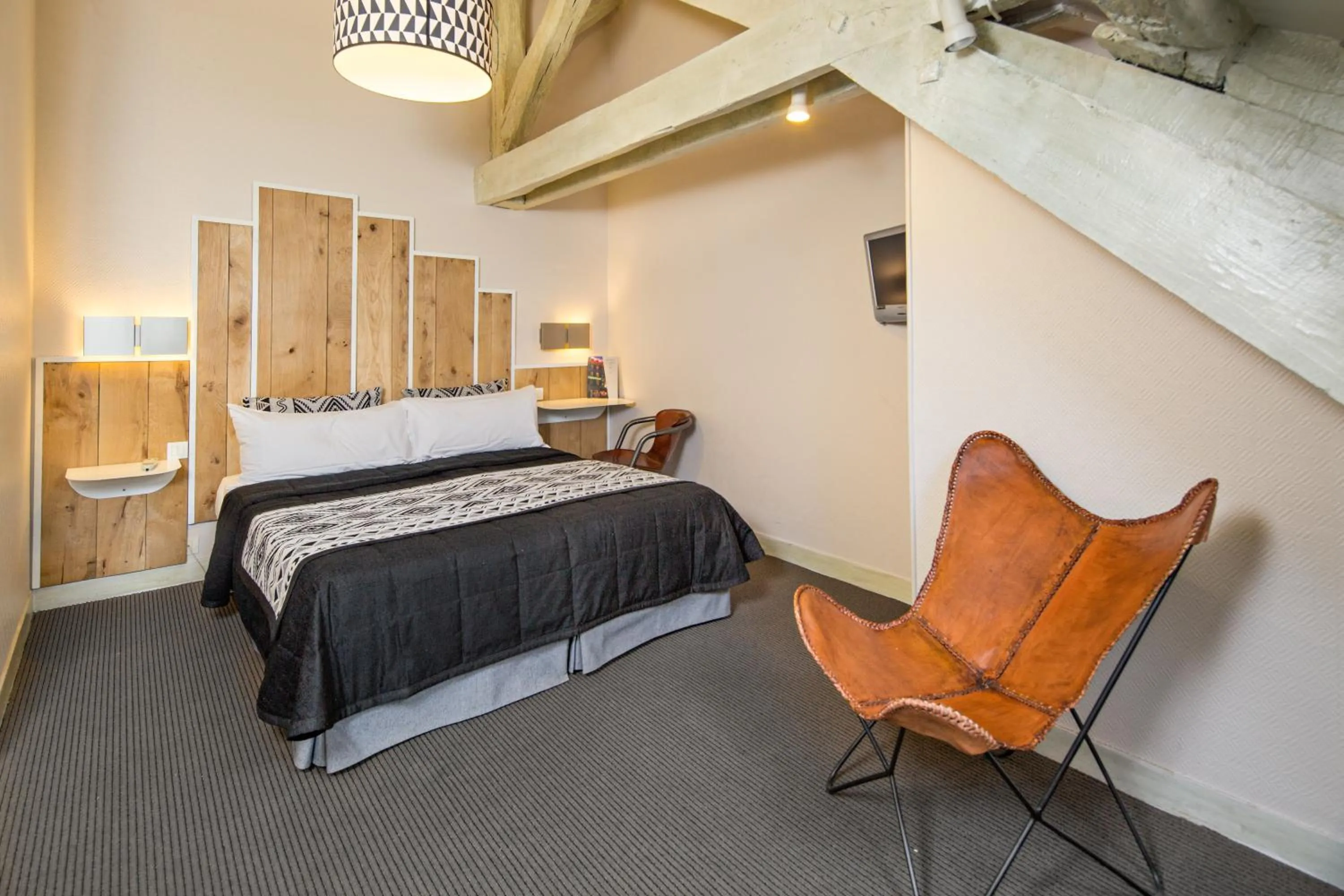 Charming Twin Room with Air-Conditioning in Hôtel Claret Bercy