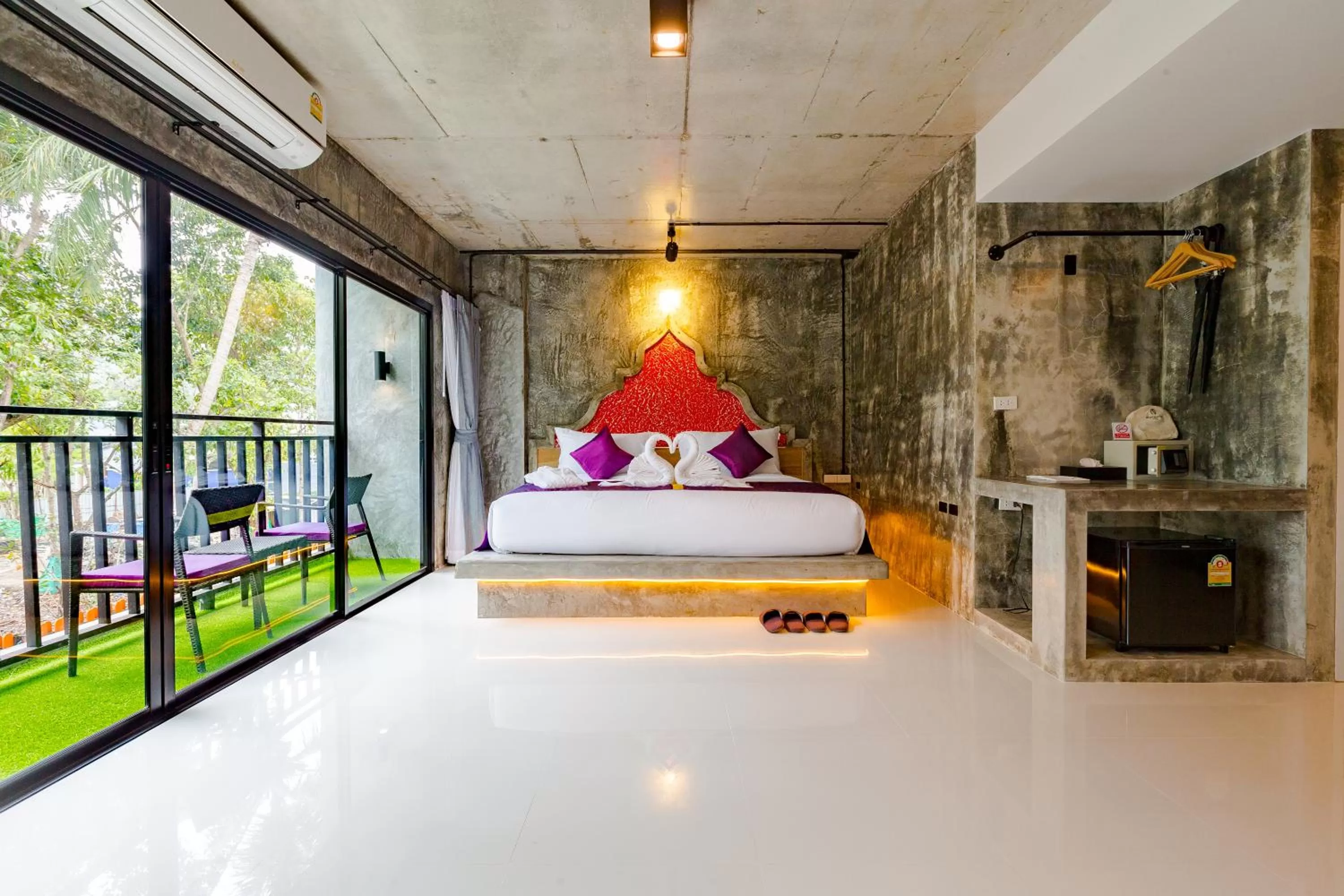 Grand Deluxe Double or Twin Room in Maneetel Krabi Beachfront-SHA Plus