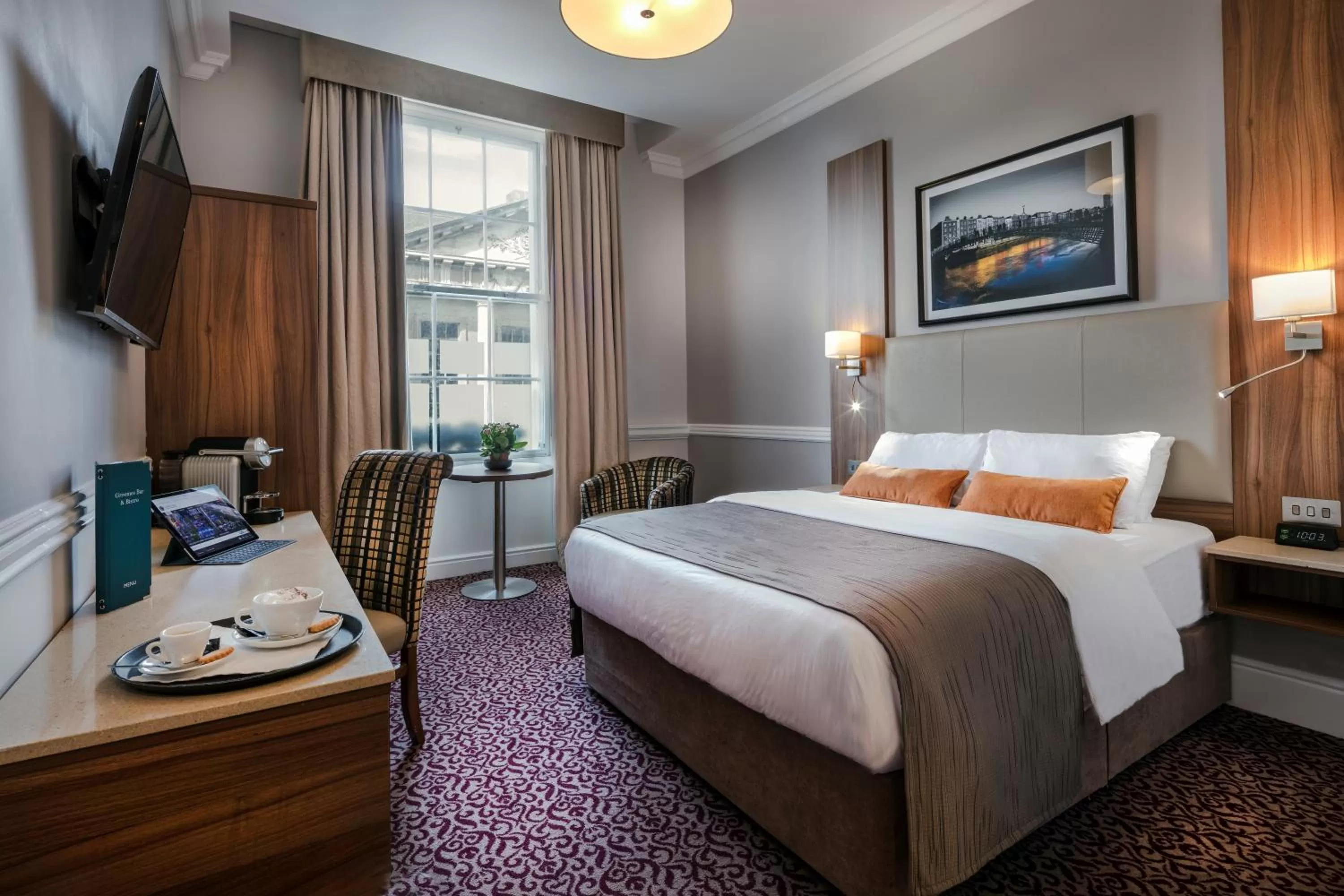 Deluxe Double Room in Cassidys Hotel