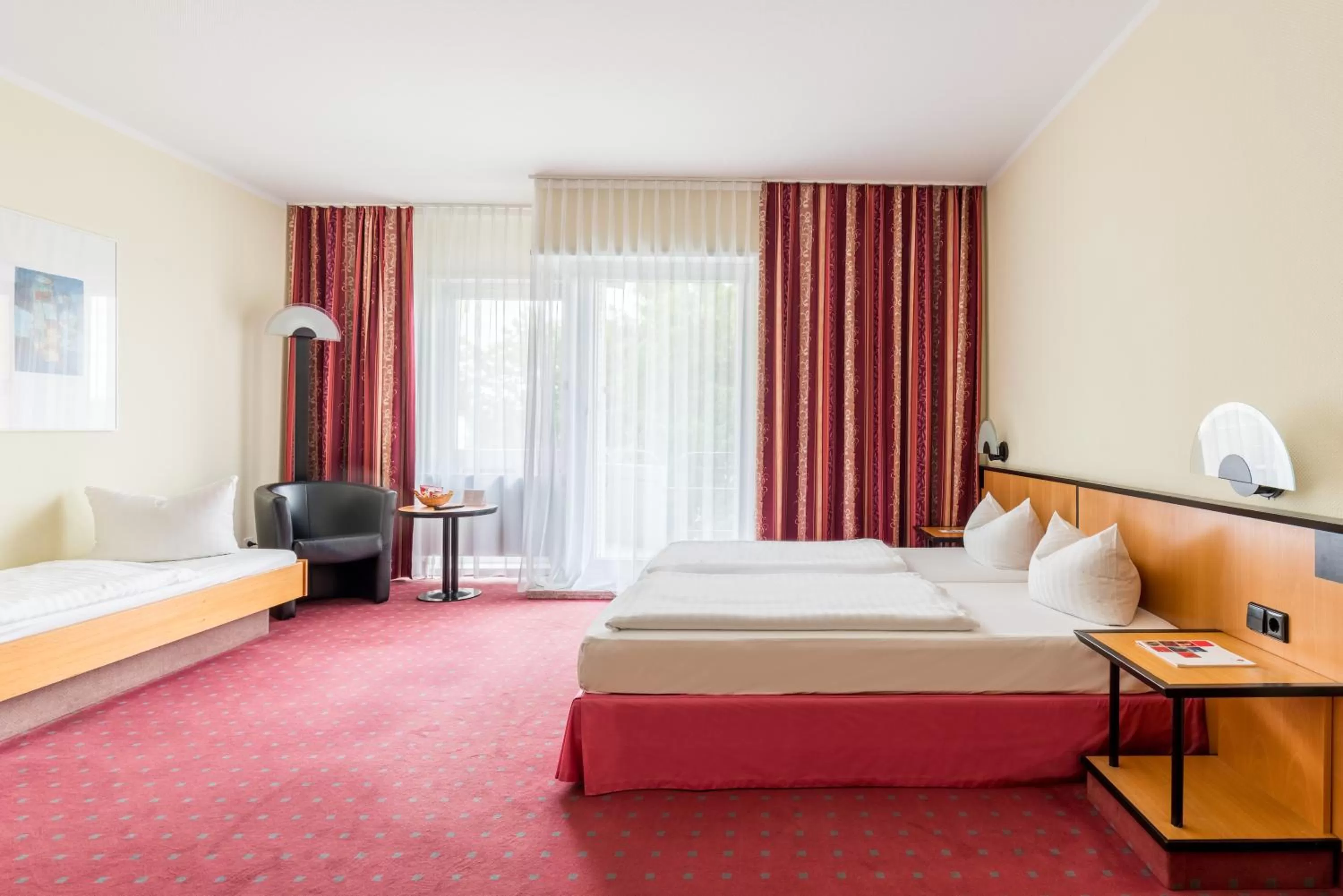 Triple Room with Balcony in AZIMUT Hotel Dresden