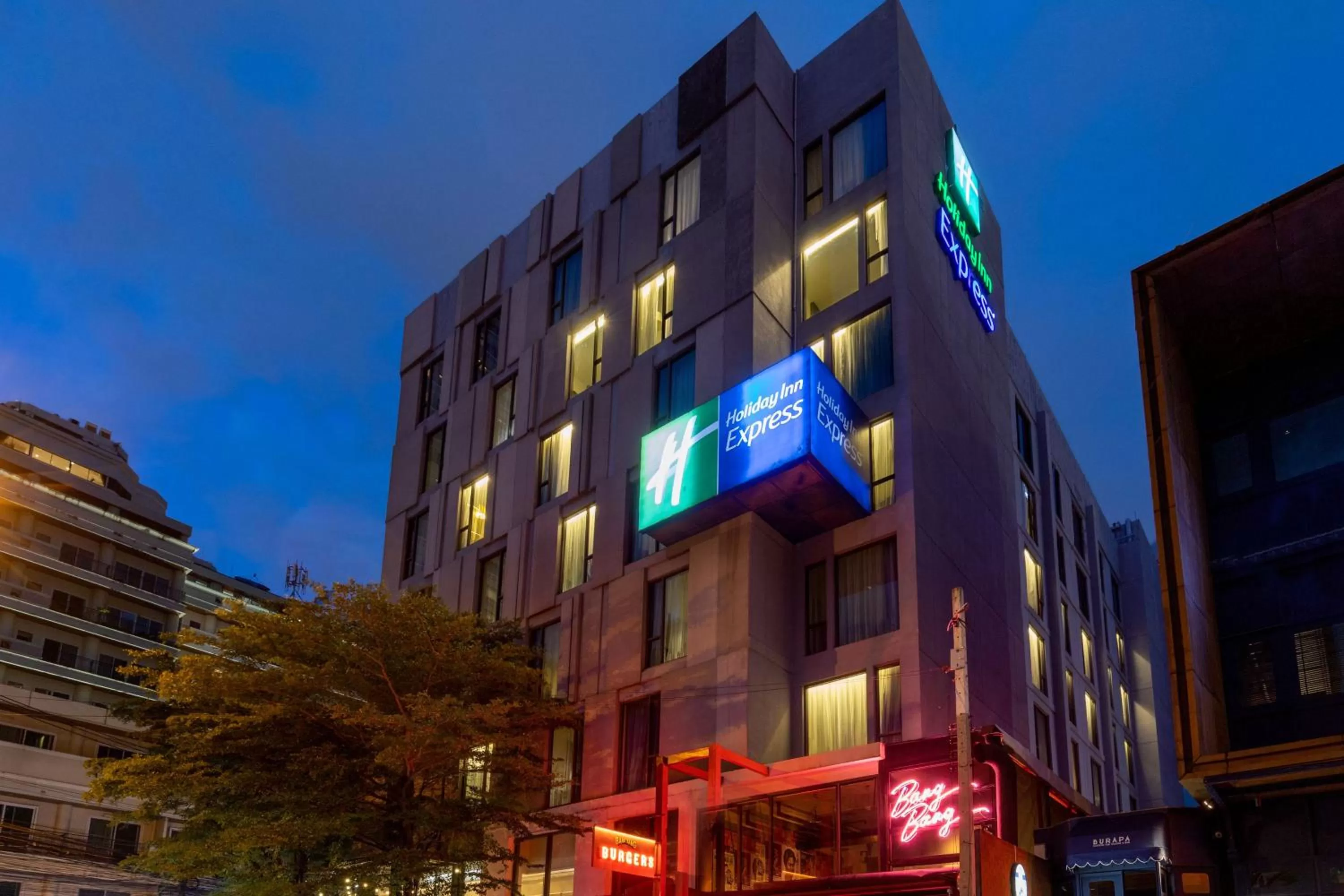 Holiday Inn Express Bangkok Sukhumvit 11 by IHG