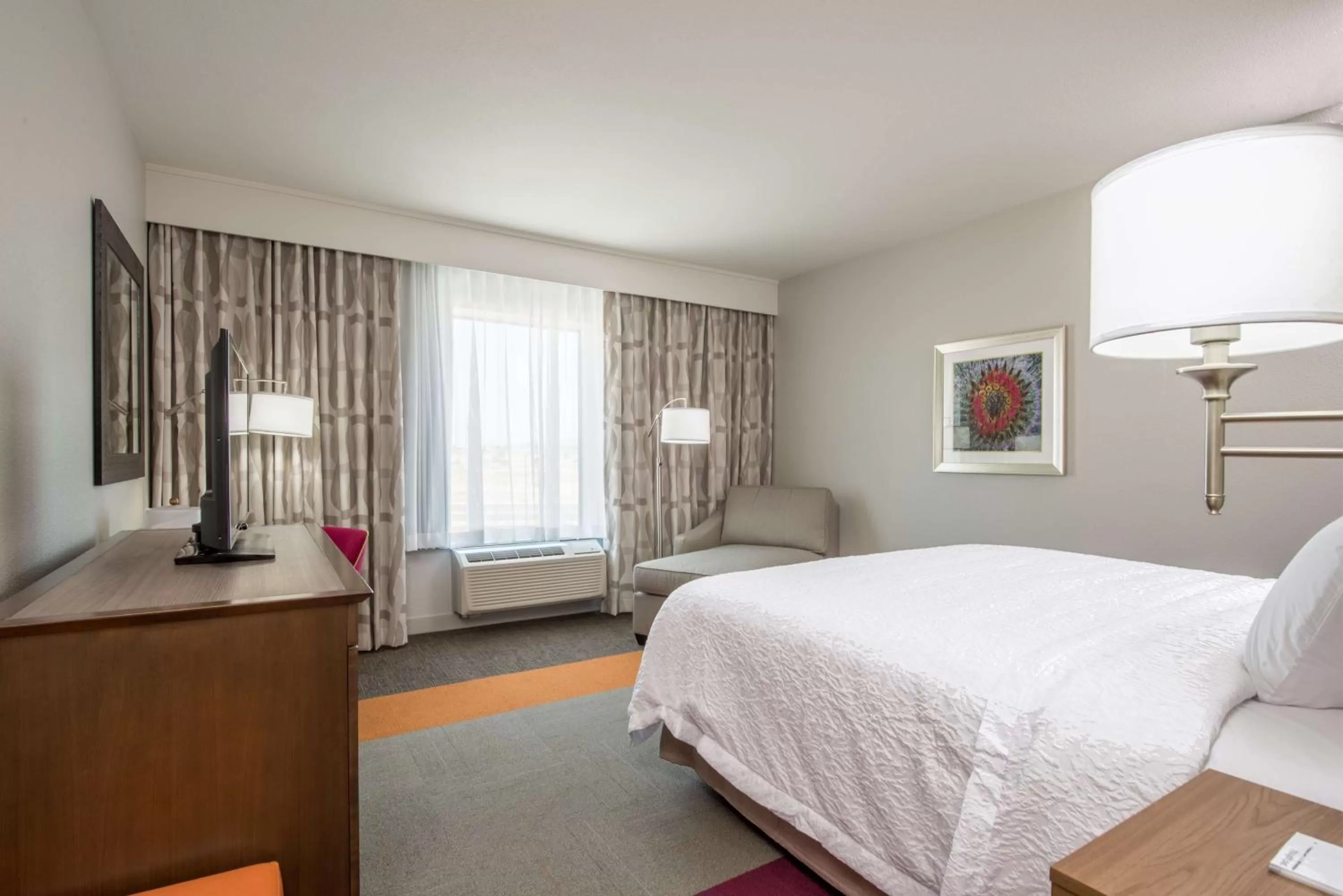 King Room - Mobility Access/Non-Smoking in Hampton Inn & Suites Phoenix - East Mesa in Gilbert