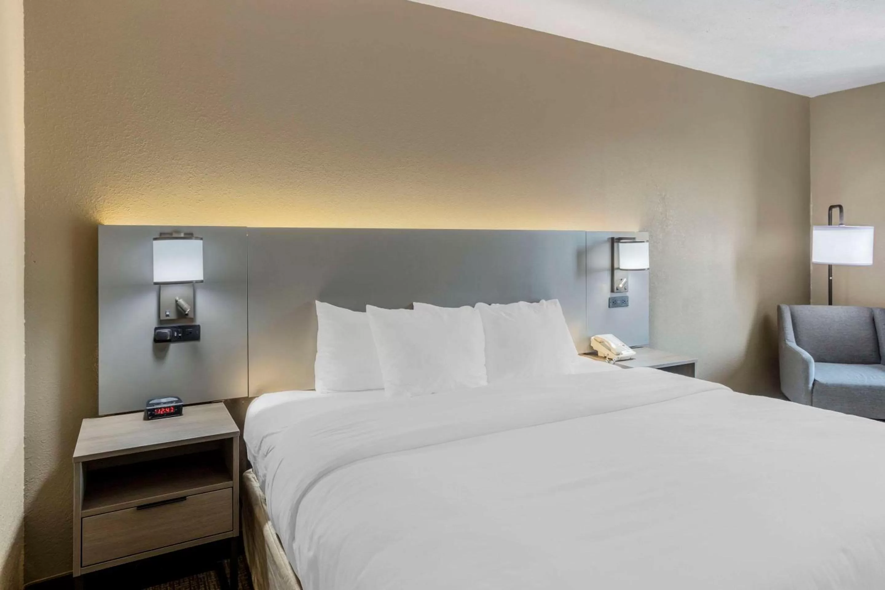 King Room - Non-Smoking in Comfort Inn