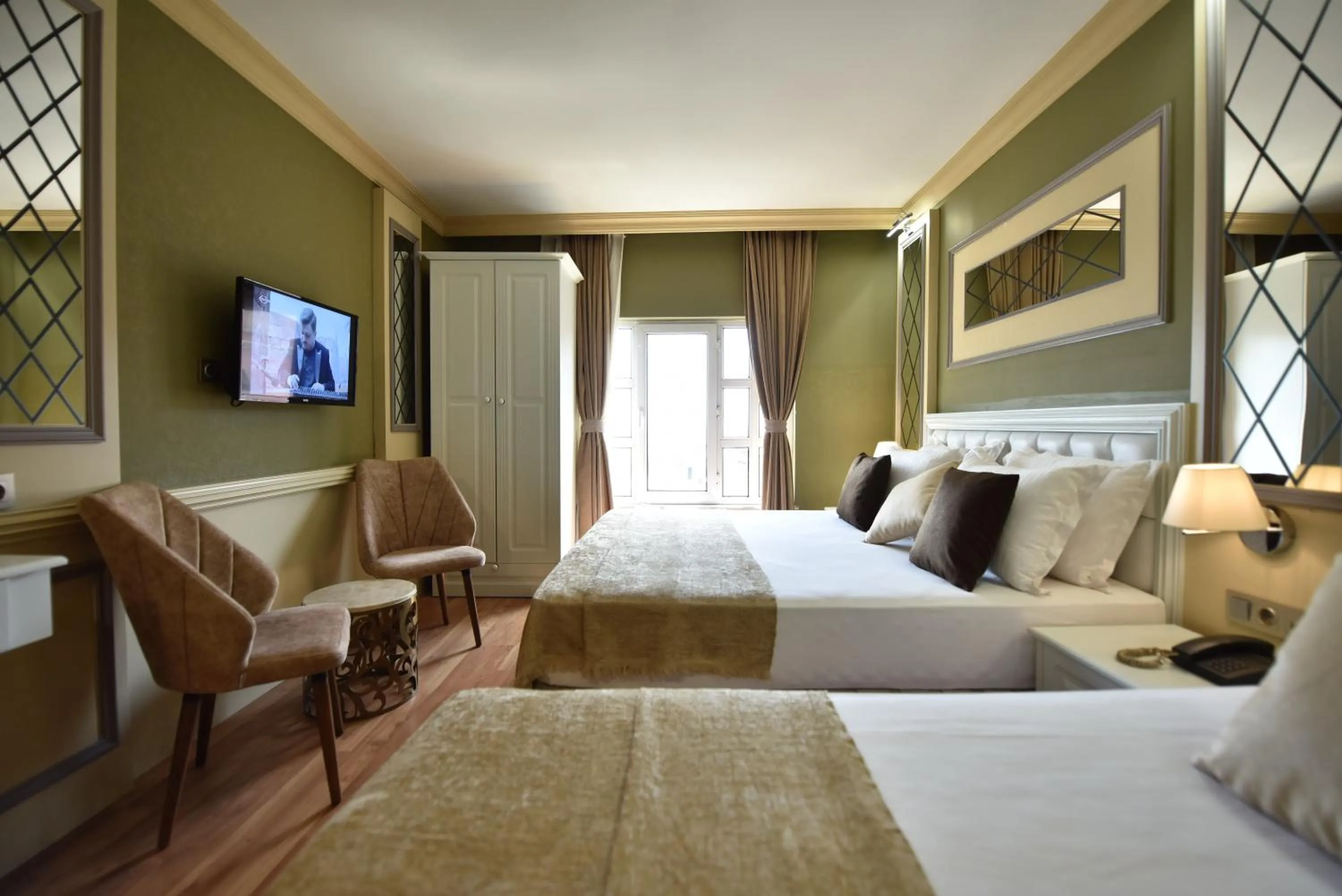 Triple Room in Sunlight Hotel