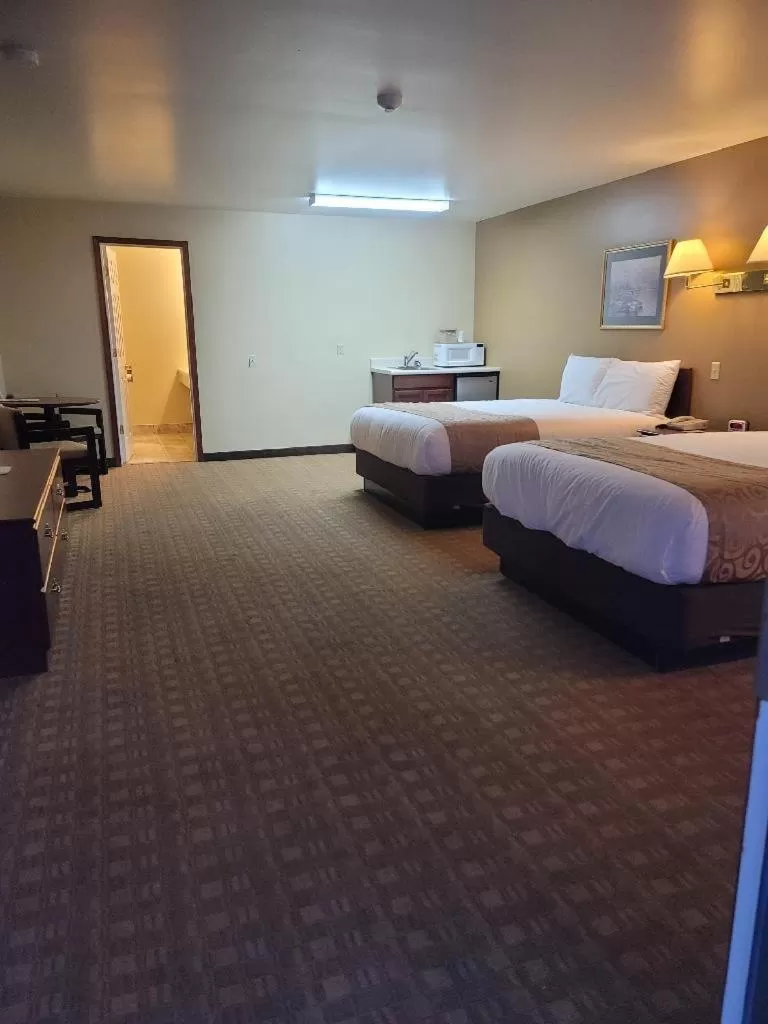 Junior suite 2 Queen beds in GuestHouse Montesano