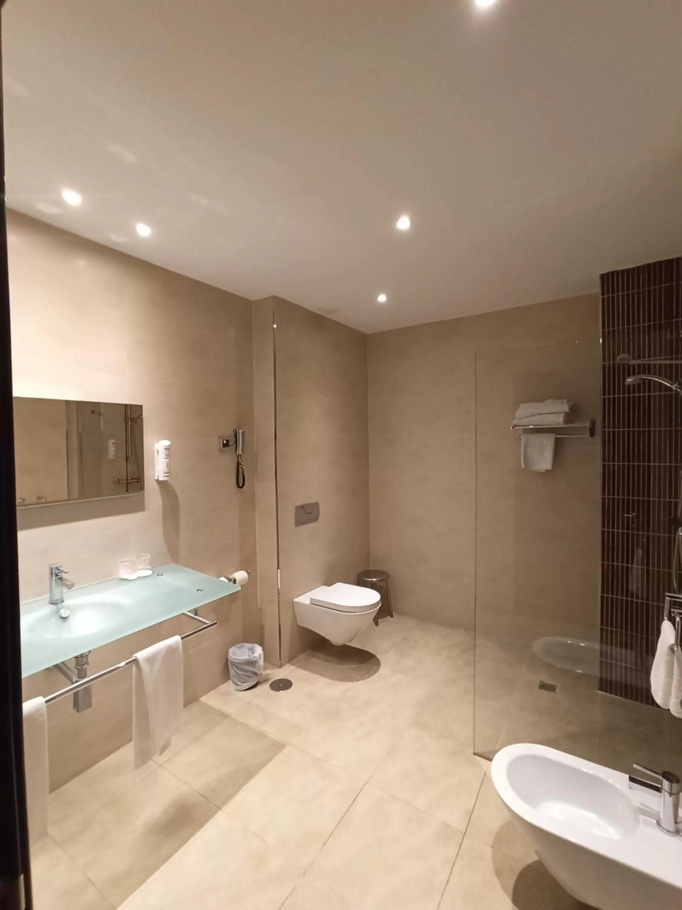 Photo of the whole room in ARVA Spa París