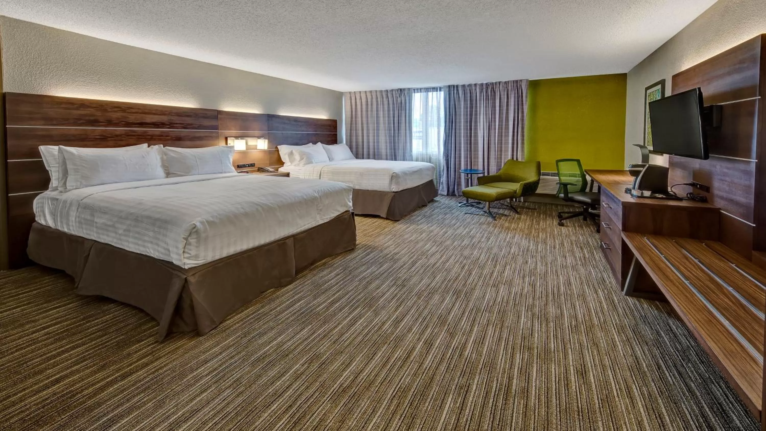 Standard Queen Room with Two Queen Beds and Roll-In Shower - Mobility Access in Holiday Inn Express Louisville Airport Expo Center by IHG