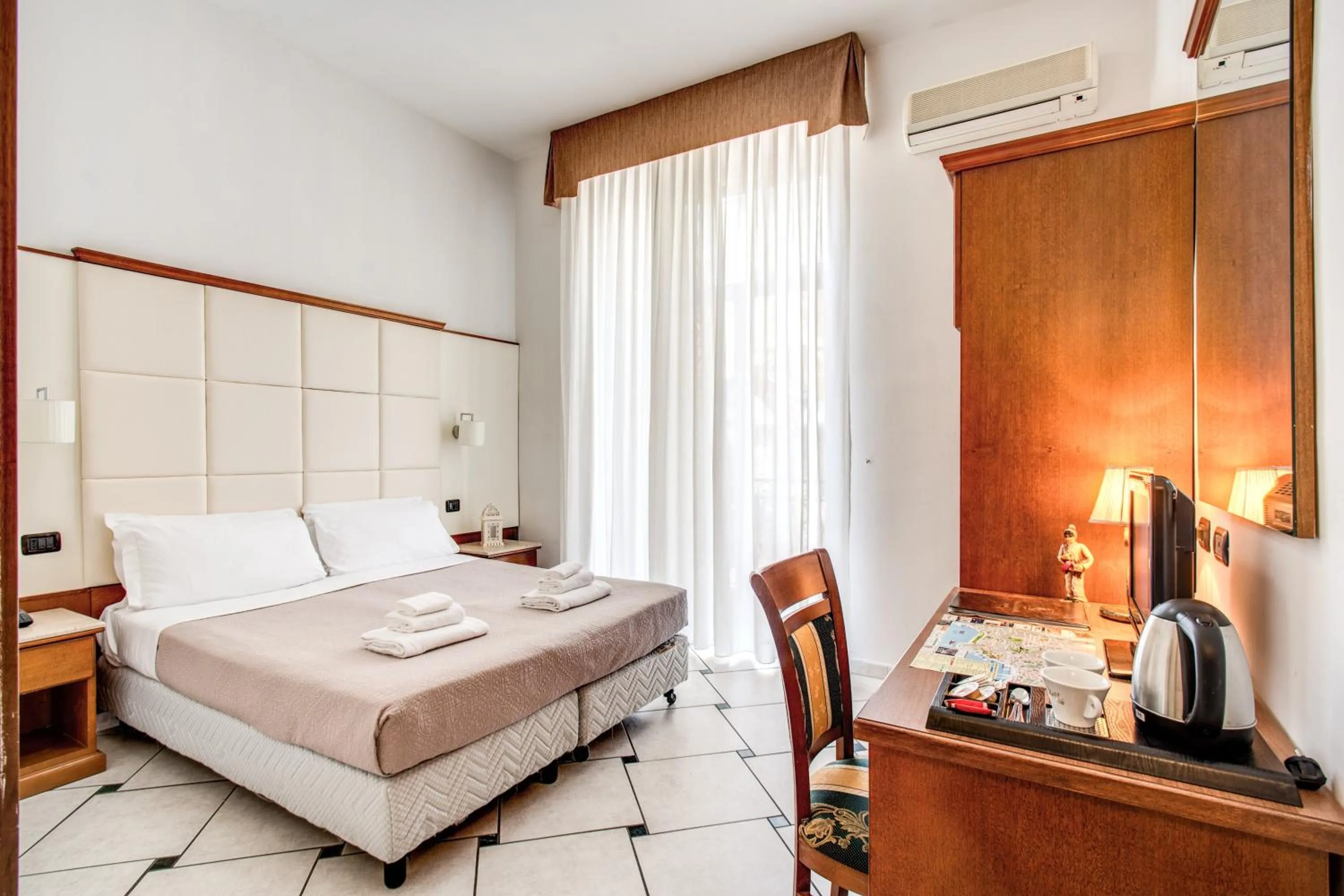 Double or Twin Room in Hotel Garibaldi
