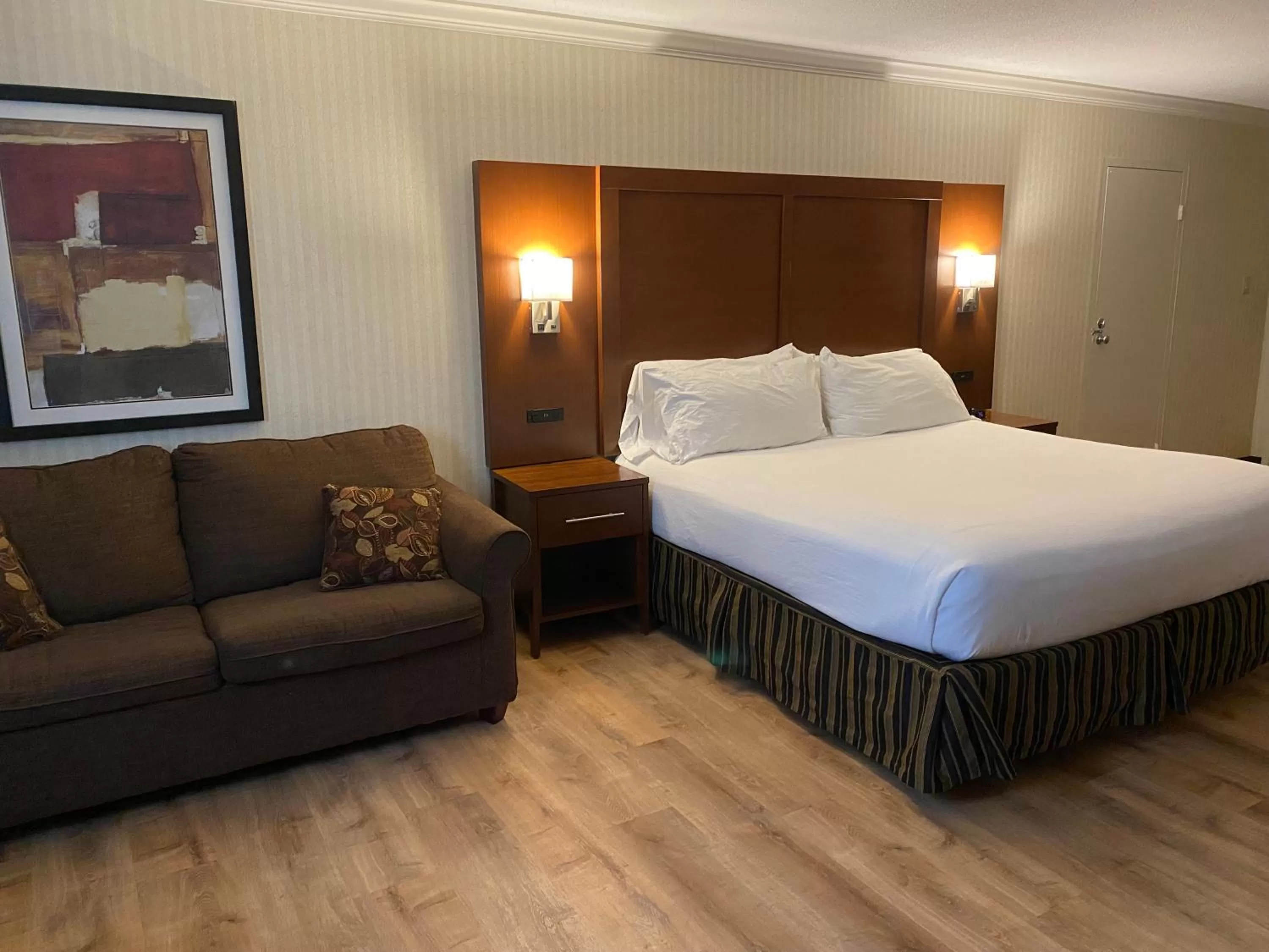 King Room with Sofa Bed in Wyndham Garden Warsaw