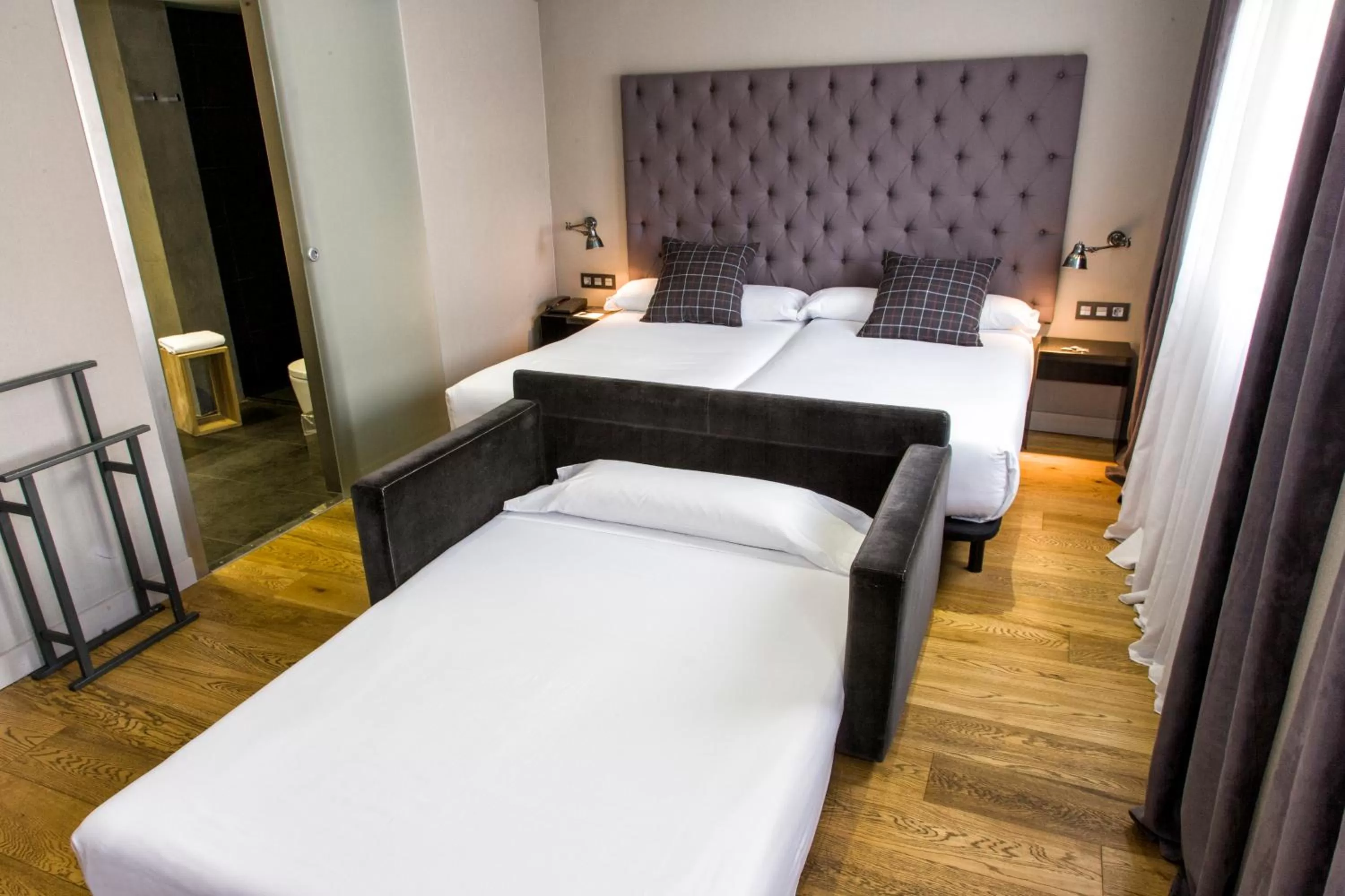 Family Room (2 Adults + 2 Children) in Zenit Abeba