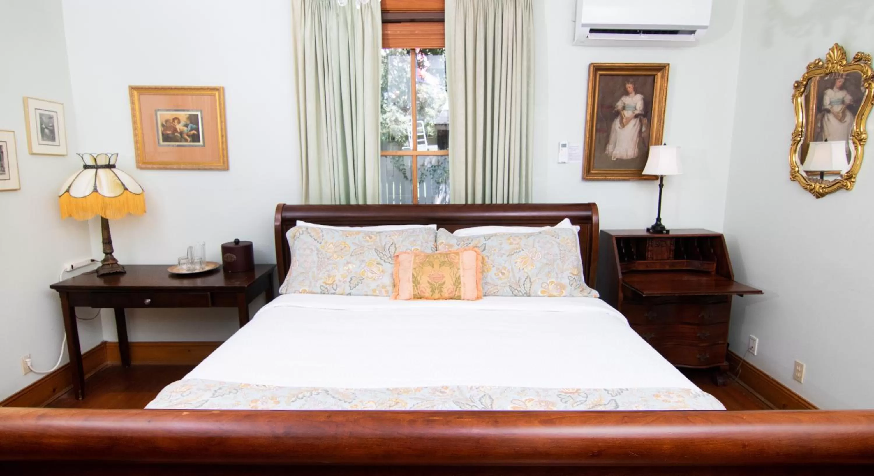 Tea Rose Room in Sweetwater Branch Inn