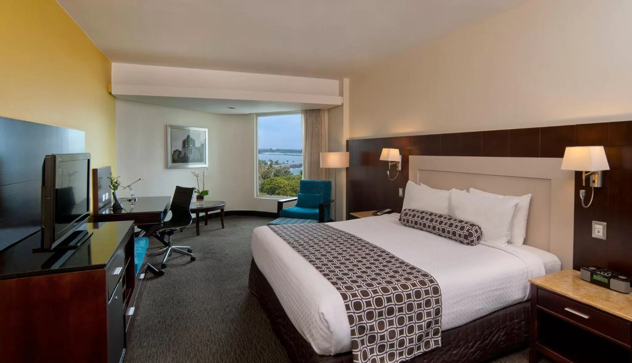 Deluxe Room in Crowne Plaza Santo Domingo, an IHG Hotel