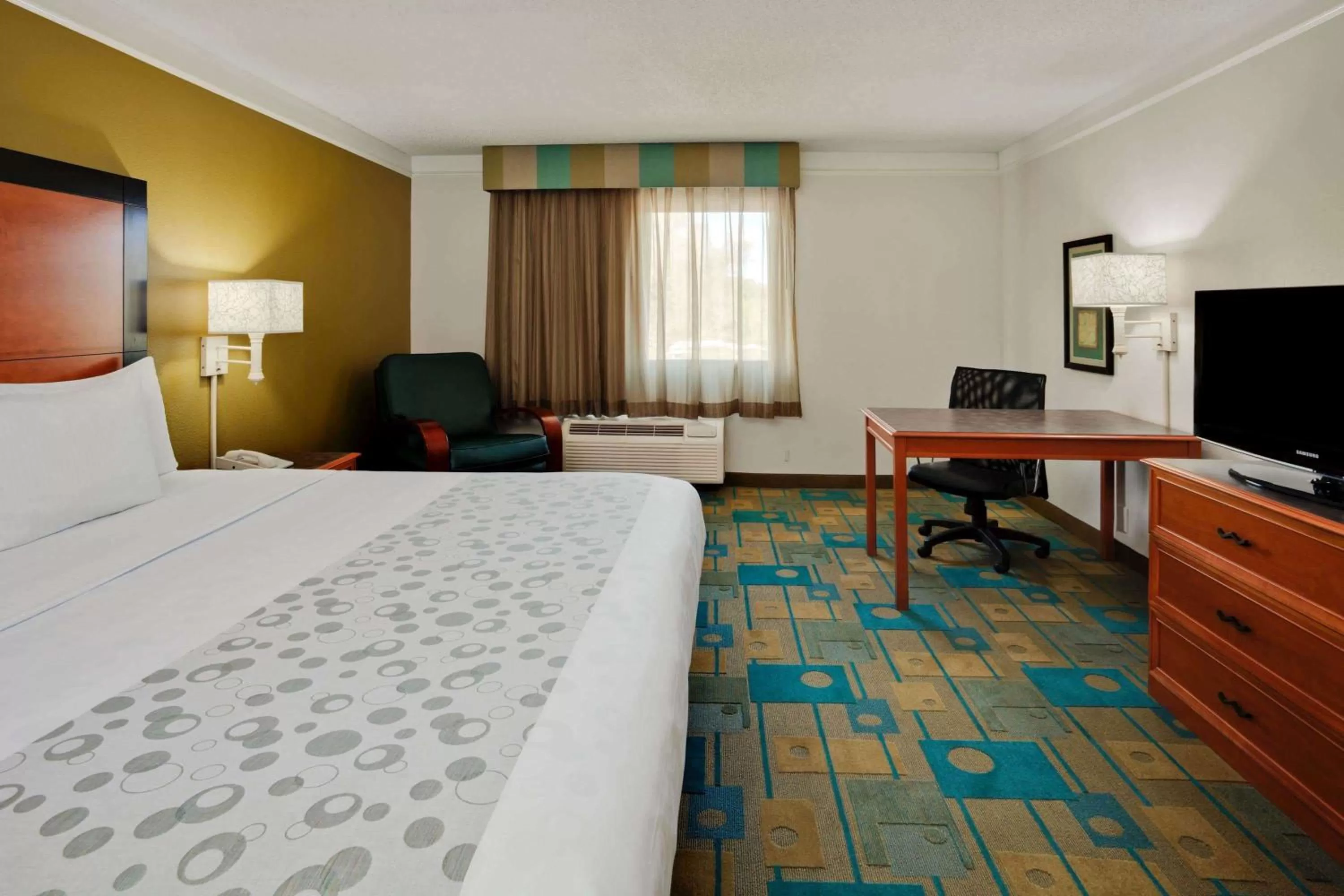 King Room - Hearing Accessible/Non-Smoking  in La Quinta by Wyndham St. Pete-Clearwater Airport