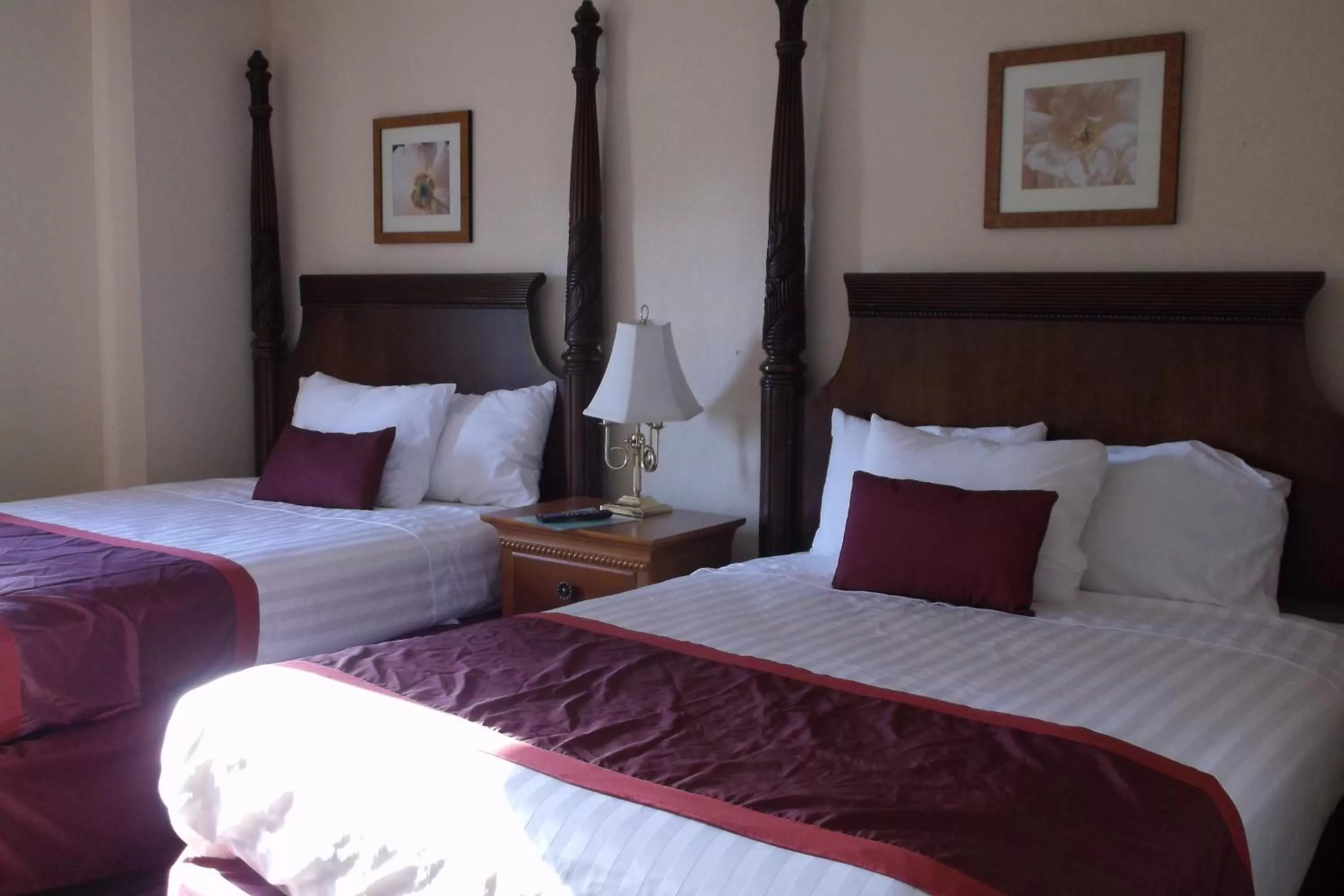 Queen Studio with Water View - Non-Smoking in Days Inn & Suites by Wyndham Lake Okeechobee