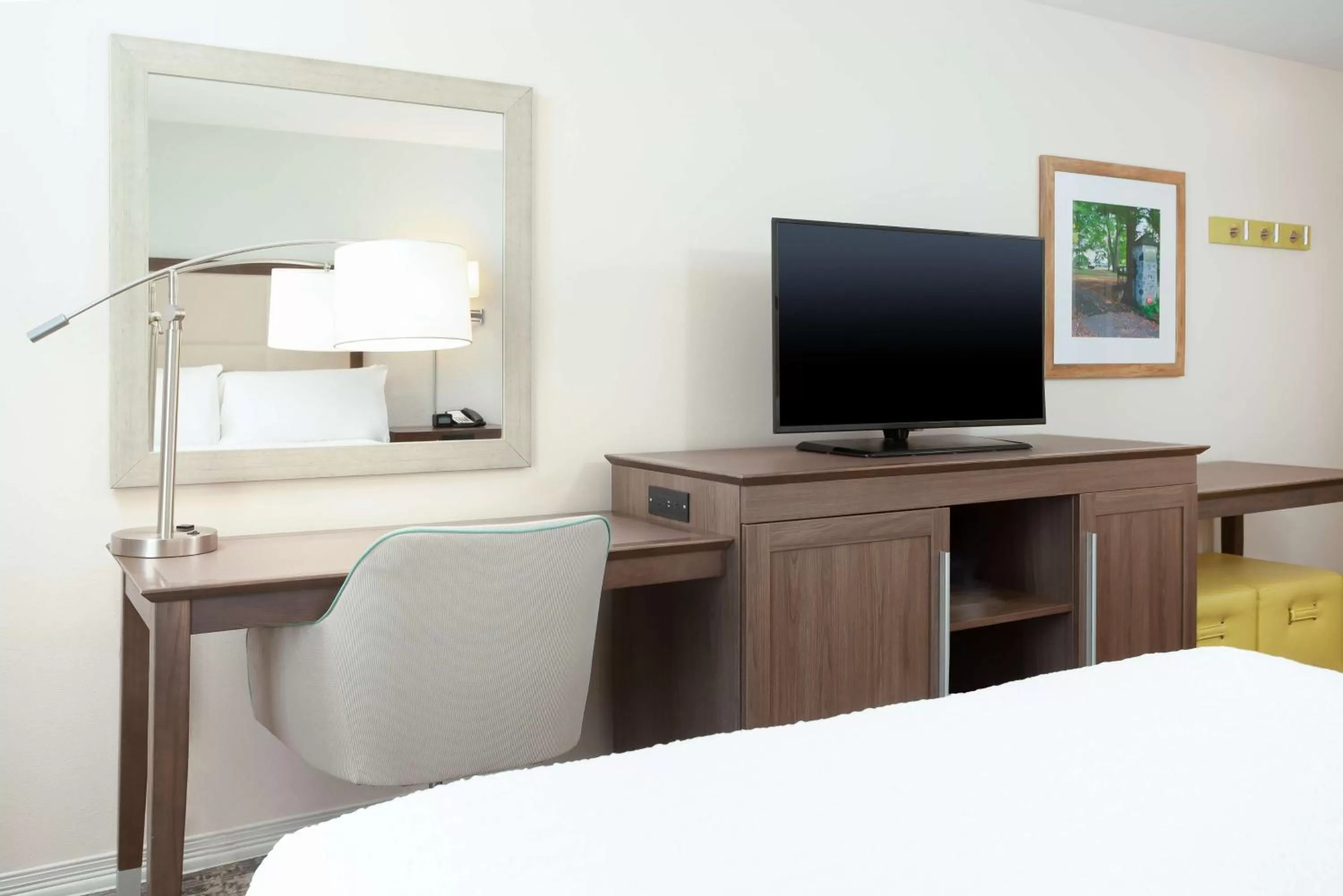 Queen Room with Two Queen Beds - Non-Smoking in Hampton Inn & Suites Niles/Warren, OH