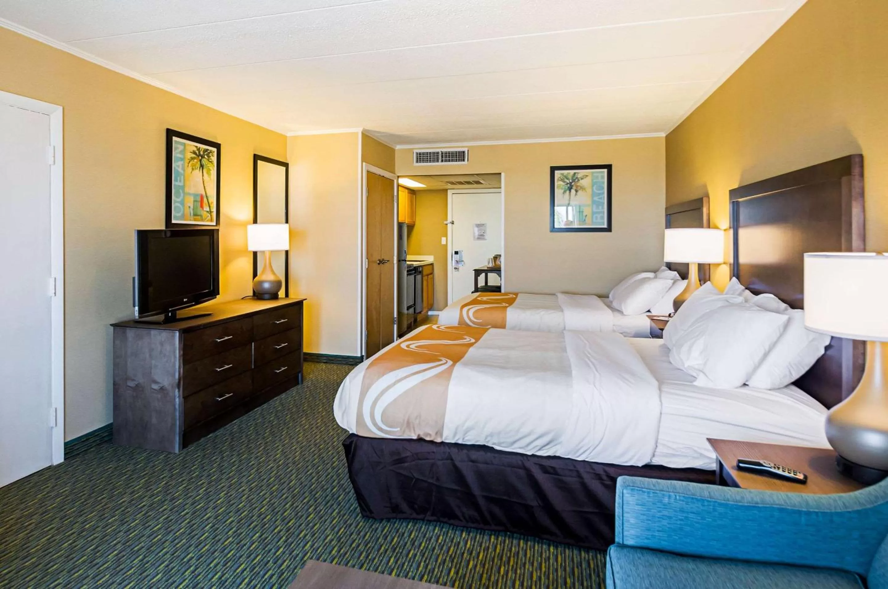 Oceanfront Accessible/Roll-In Shower 2 Queen Beds in Quality Inn Oceanfront