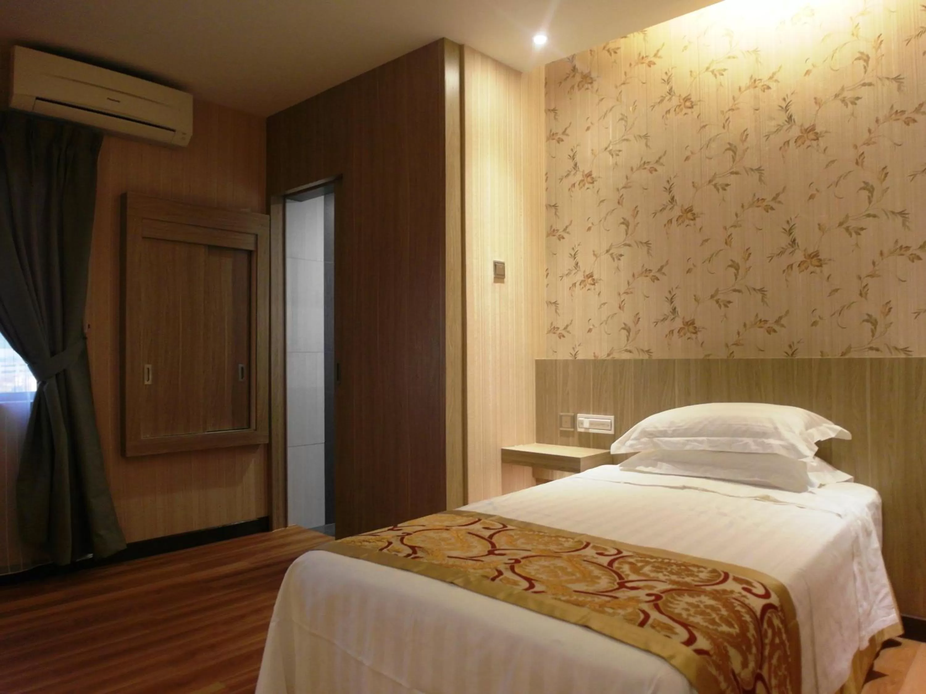 Standard Single Room - single occupancy in Mandarin Hotel Kota Kinabalu
