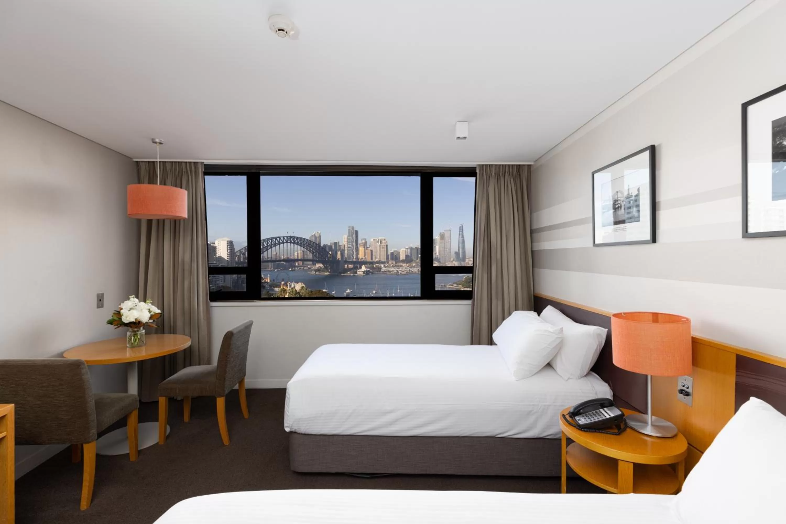 Harbor Bridge Twin Room in View Sydney