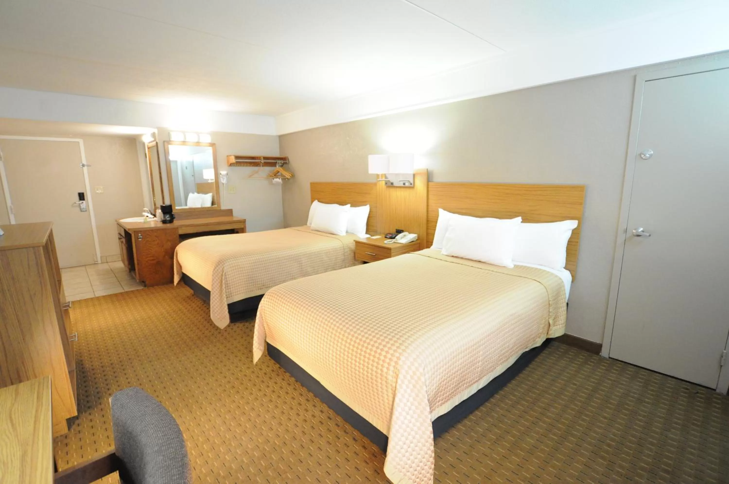 Double Room with Balcony - No Pets in Sidney James Mountain Lodge