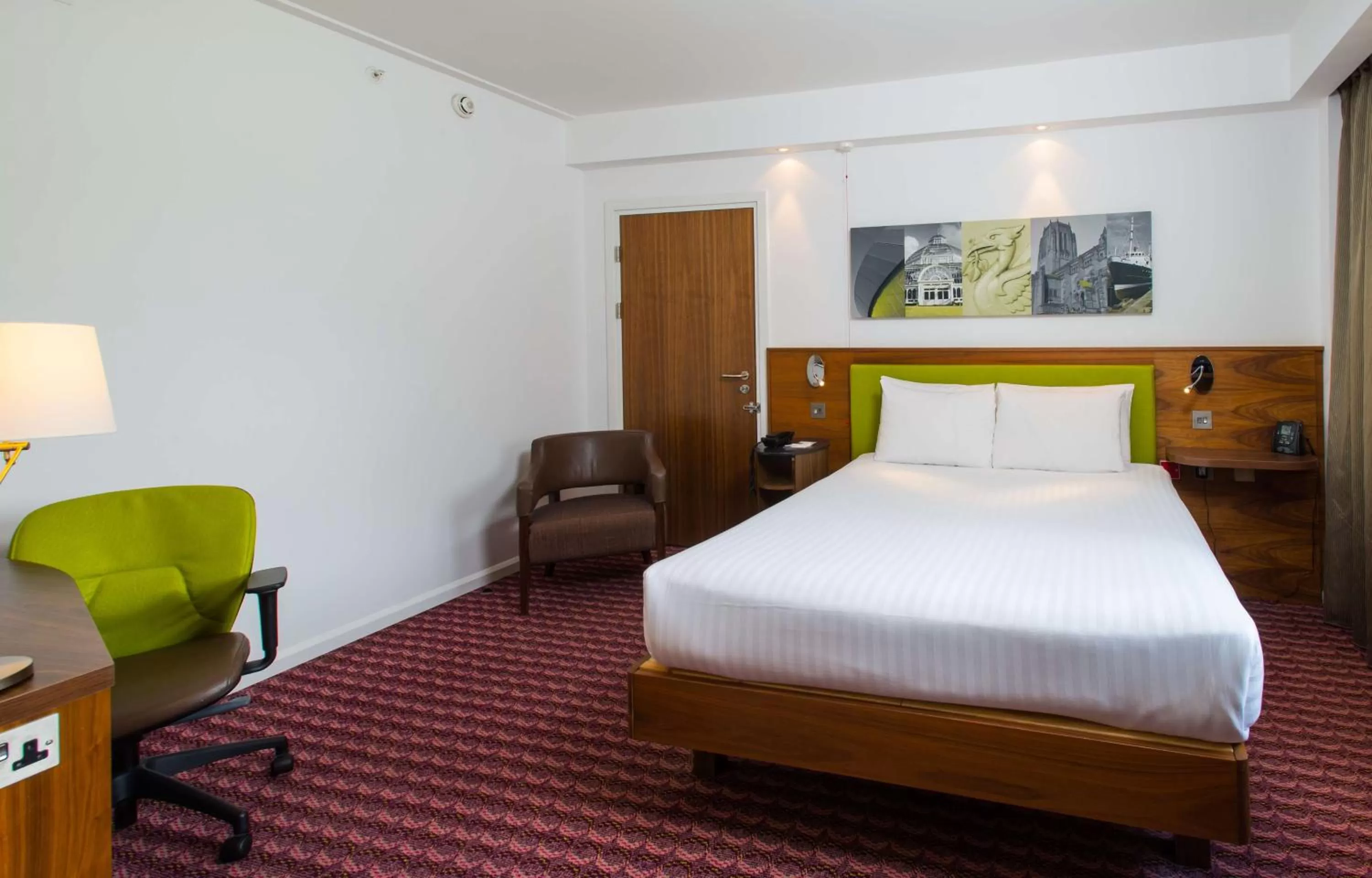 Queen Room - Mobility Access in Hampton By Hilton Liverpool City Centre