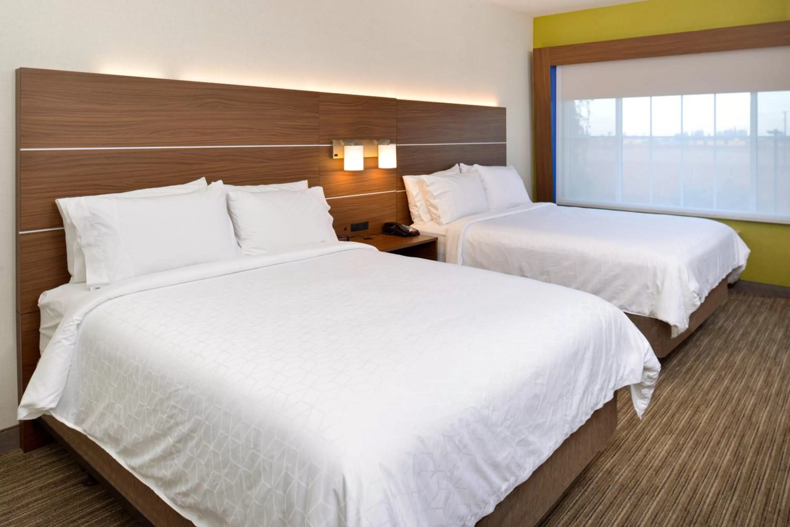 Deluxe Queen Room with Two Queen Beds with Roll-In Shower - Disability Access/Non-Smoking in Holiday Inn Express Lodi, an IHG Hotel