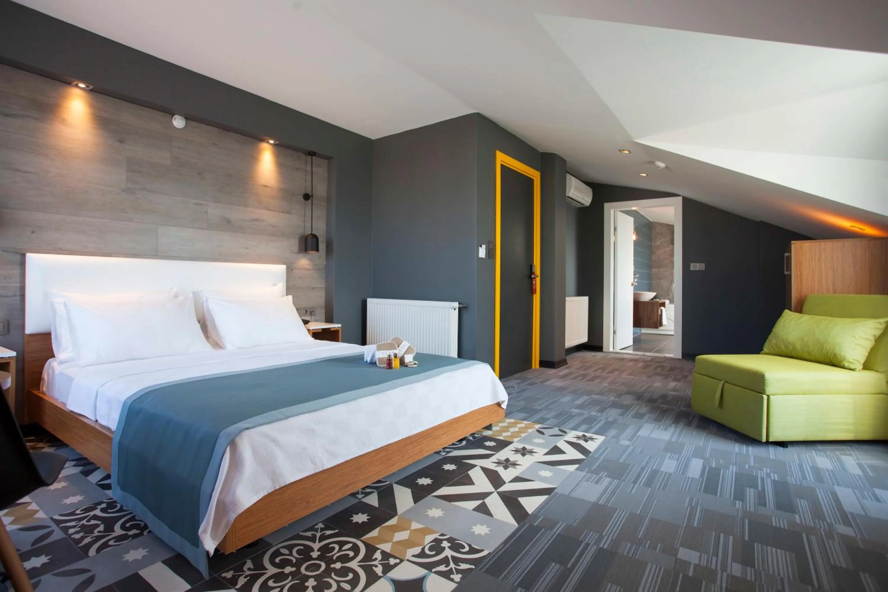 Junior Suite - single occupancy in Hotel Cura