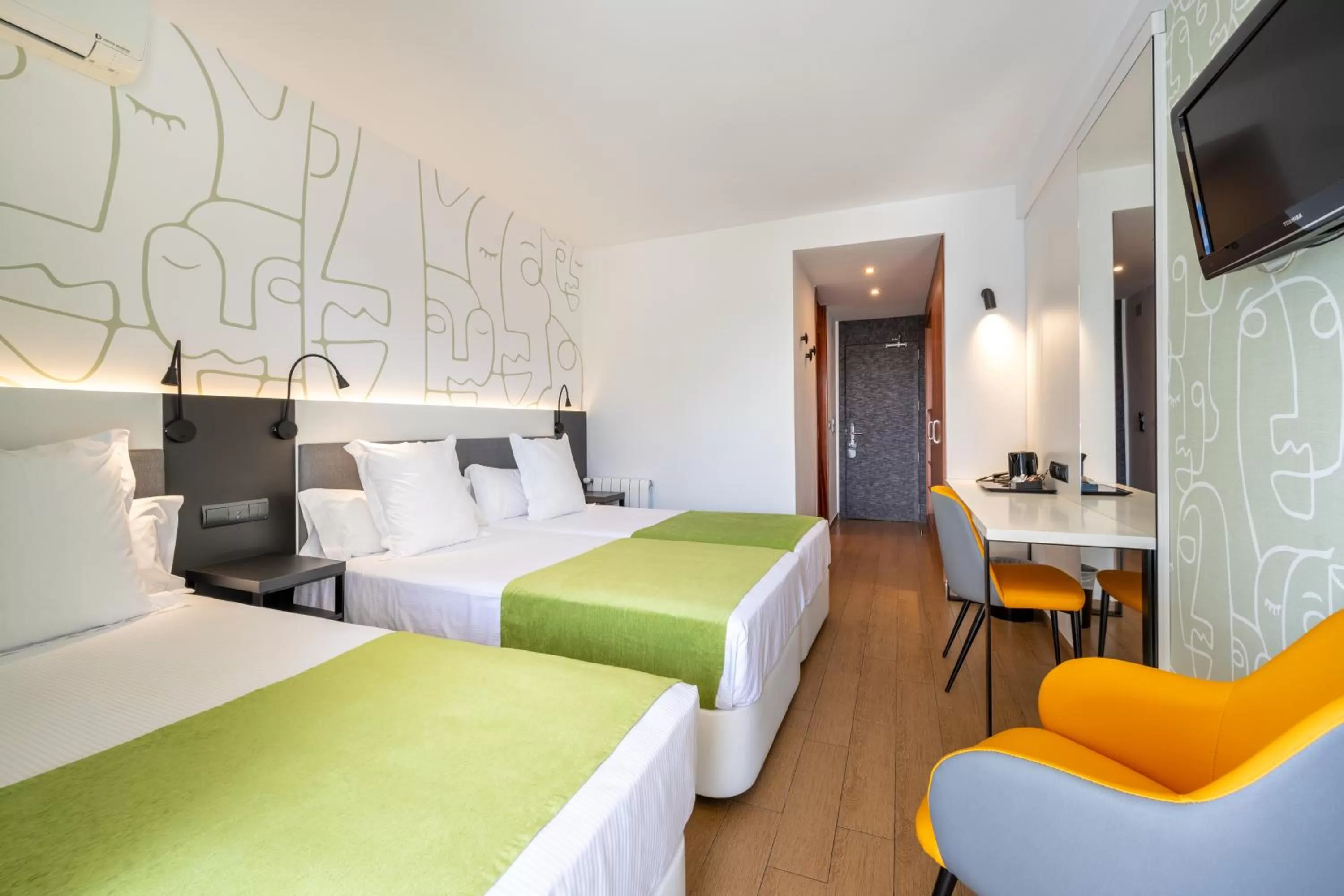 Premium Double or Twin Room (2 +1) in Climia Benidorm Plaza