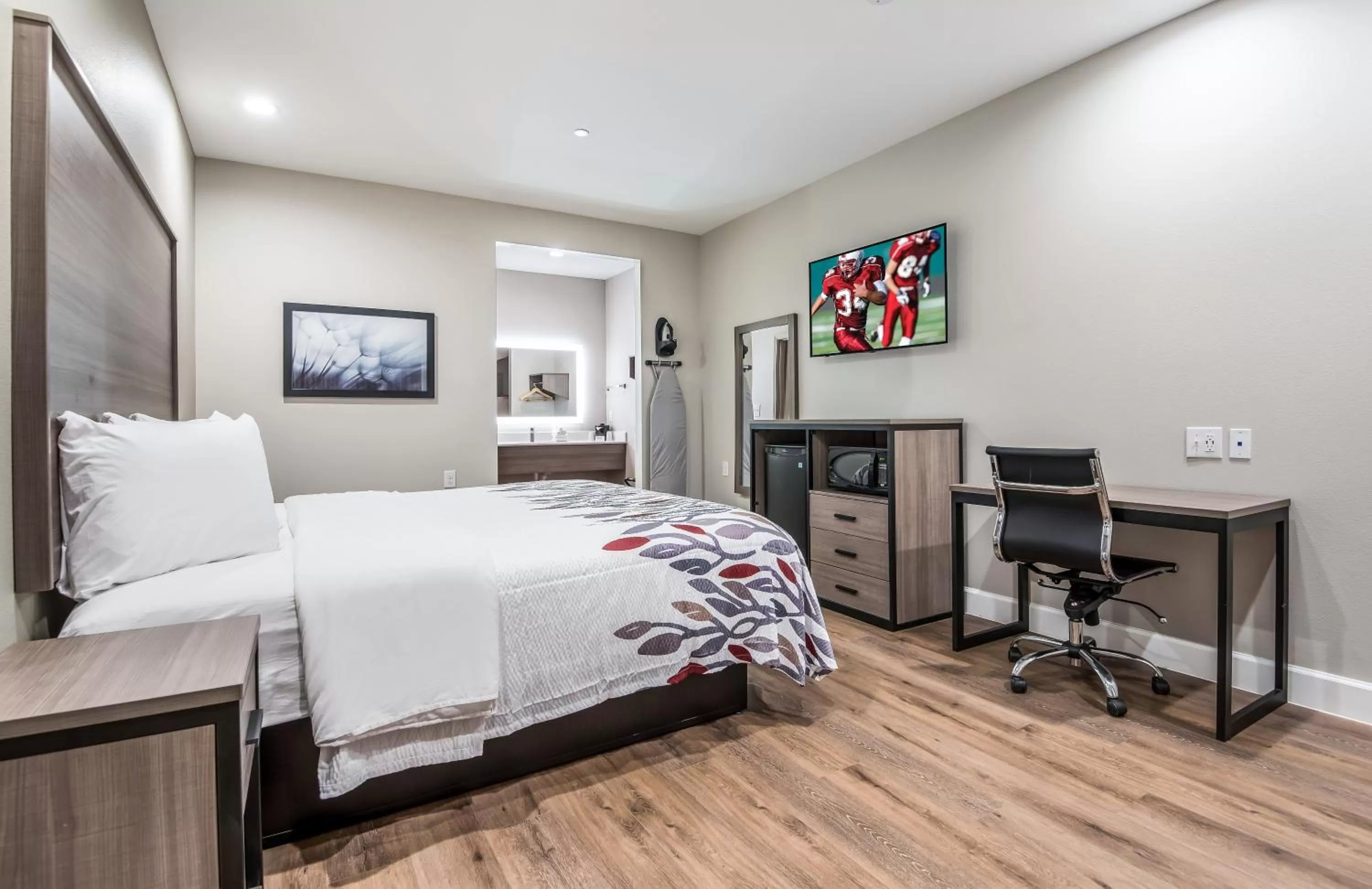 Deluxe King Room - Disability Access/Non-Smoking in Red Roof Inn Baytown