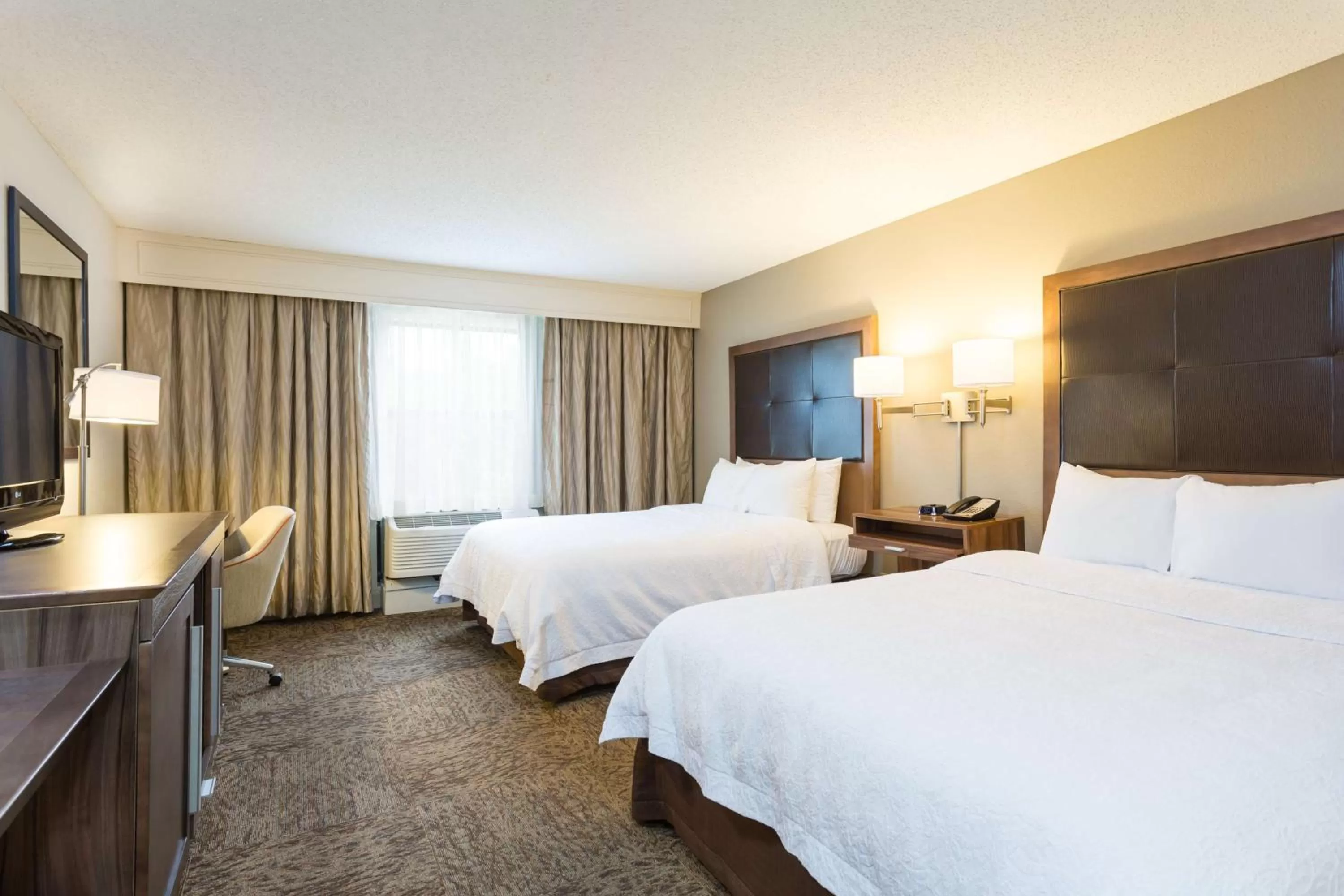 Double Room with Two Double Beds with Bath Tub - Non-Smoking - Hearing Accessible - in Hampton Inn Havelock