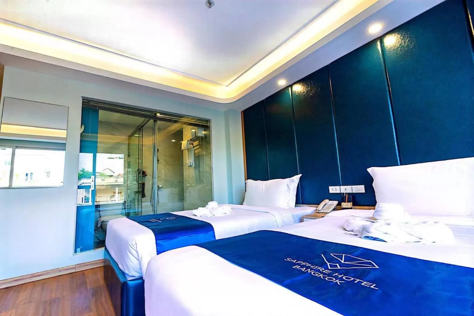 Deluxe Twin Room in Sapphire Hotel Silom Bangkok