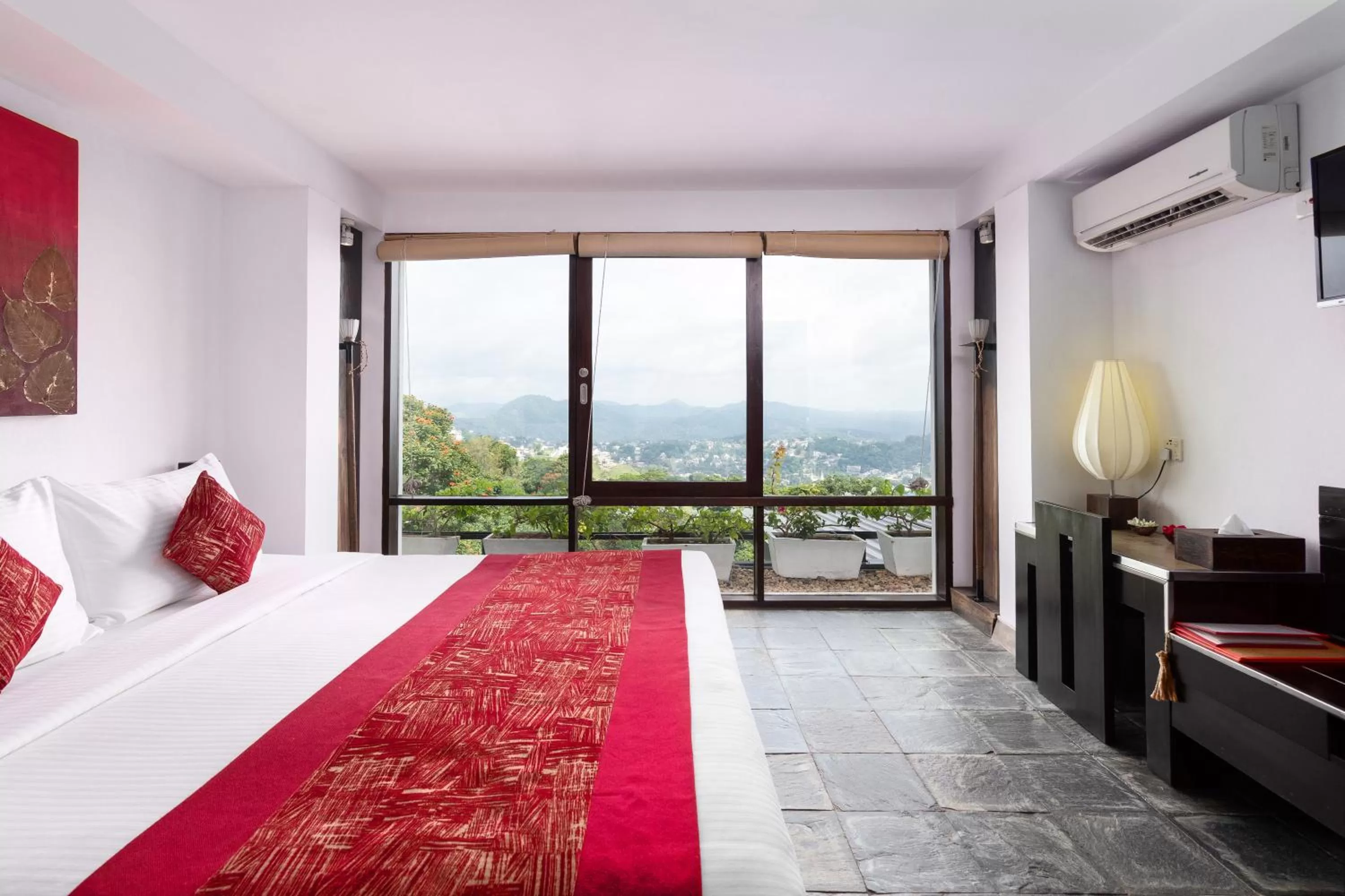 Deluxe Room - 10% off on Award Winning Cocktails & Selected Wines, Steam Room & Sauna Access - Mountain View in The Theva Residency