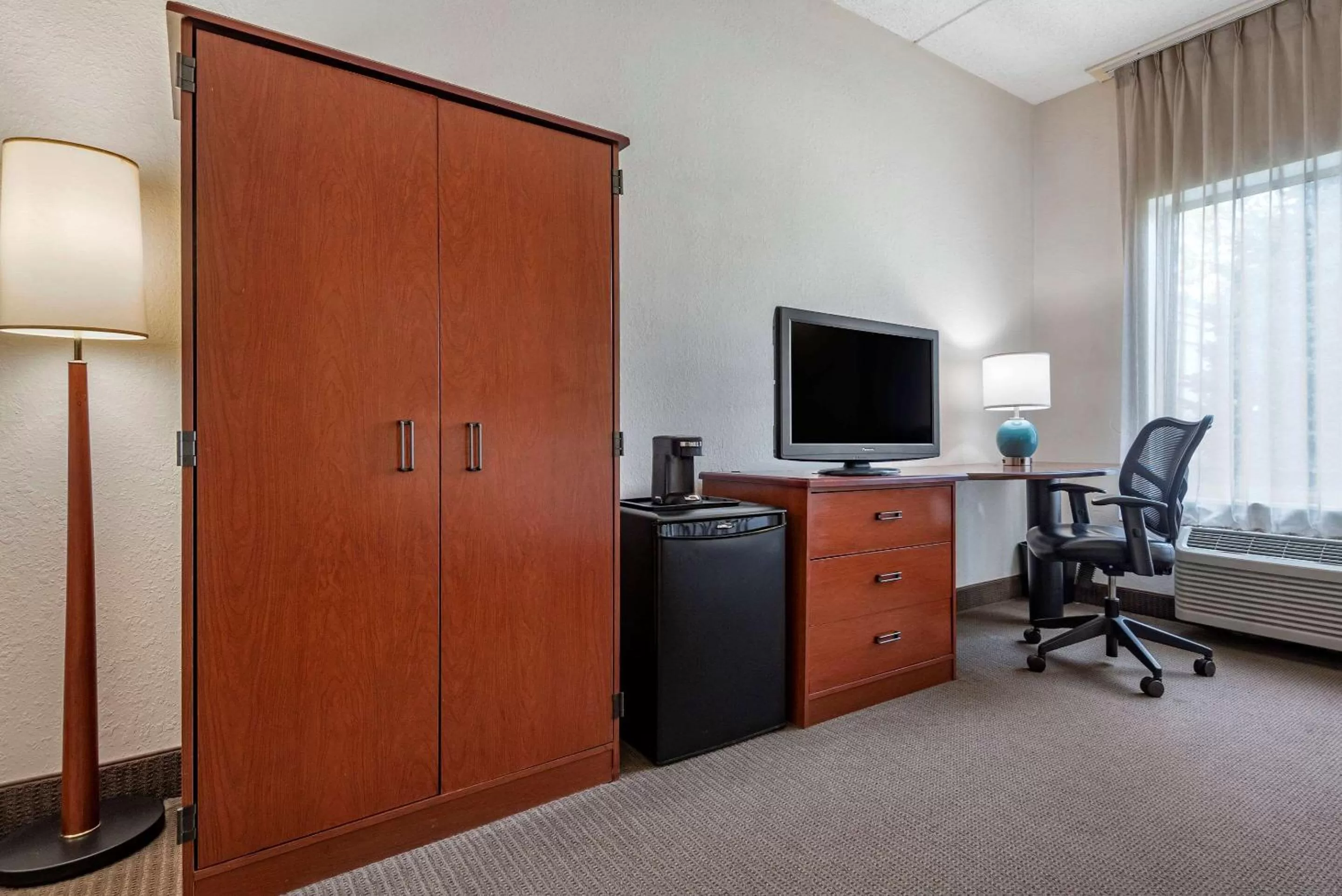 Standard King Room - Disability Access/Non-Smoking in Sleep Inn Amherst